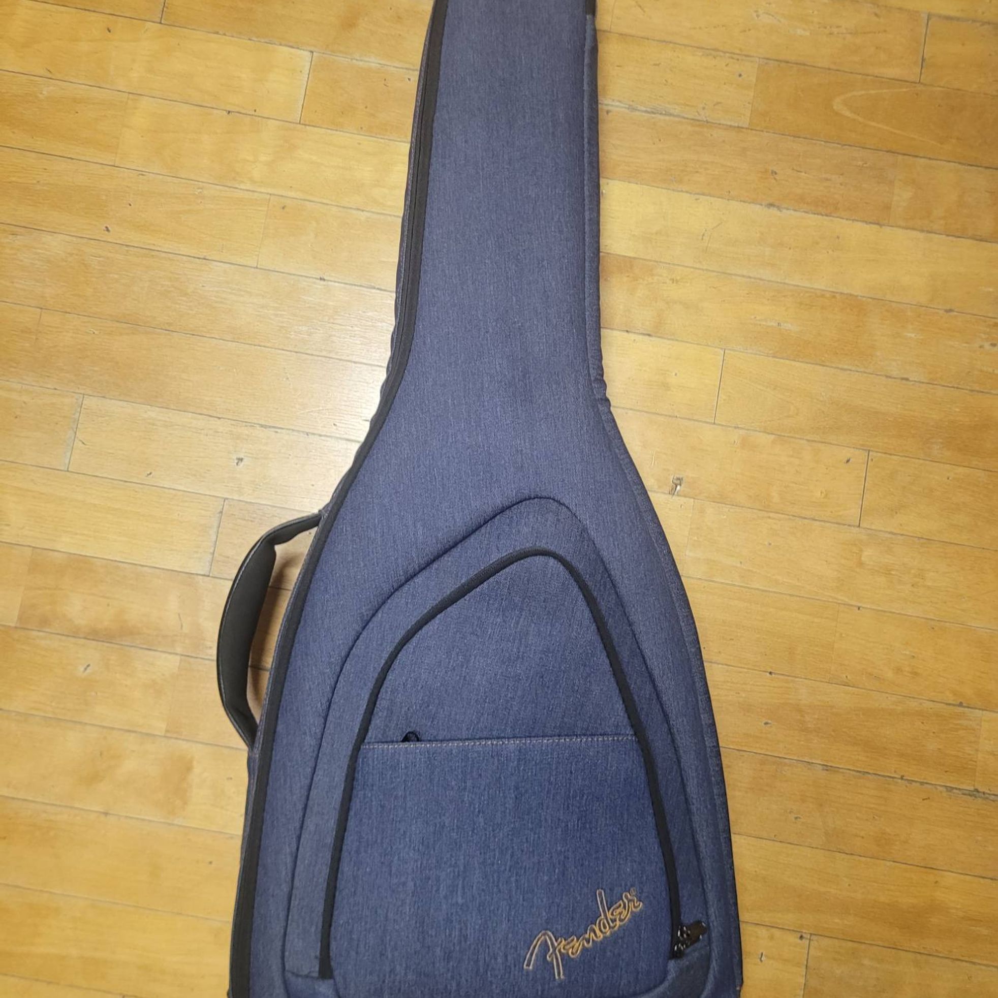 Fender-Vintera Telecaster-3