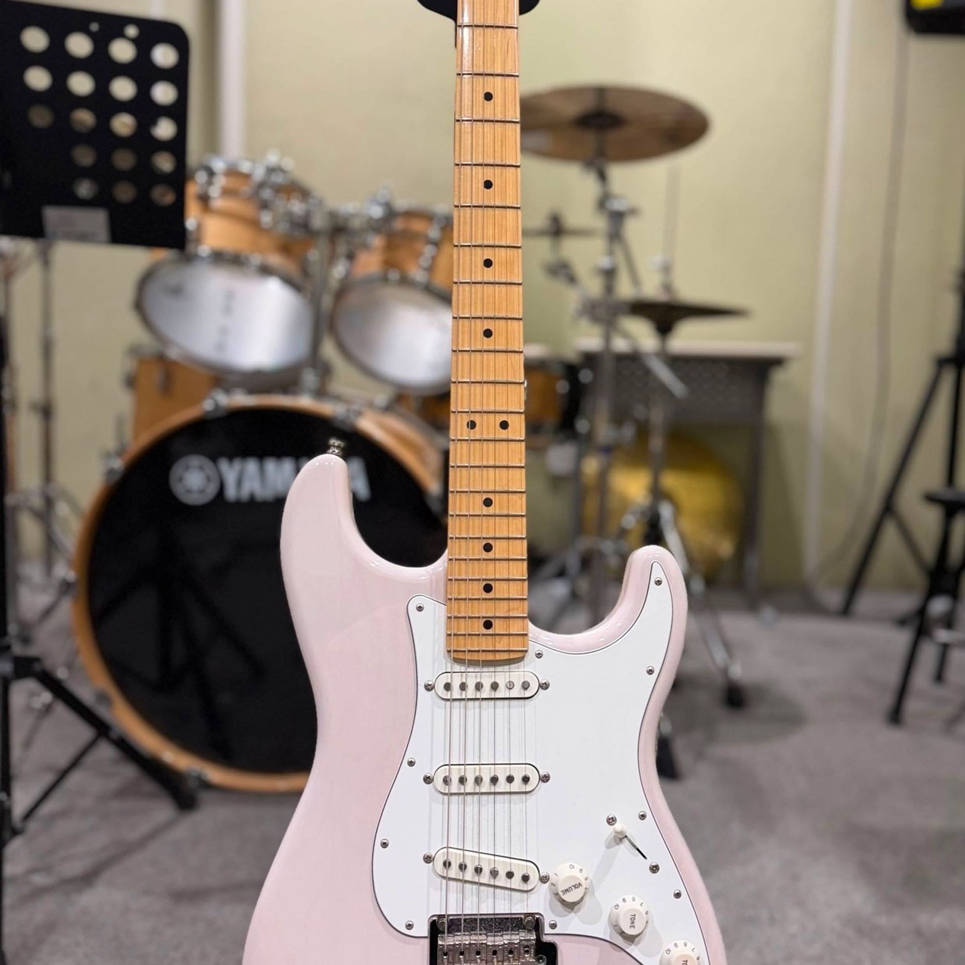 Fender-MIJ Hybrid II Stratocaster-1