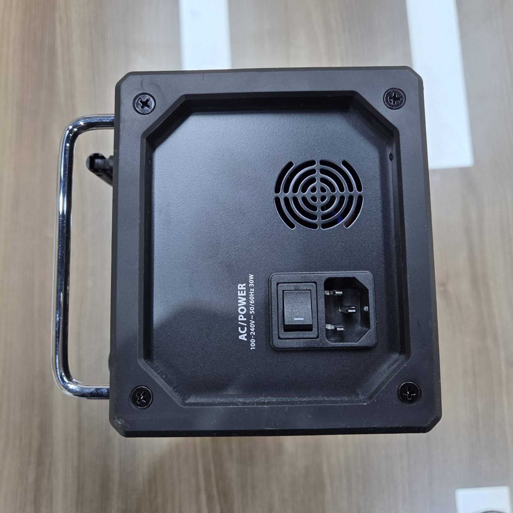 Behringer-XR18-2