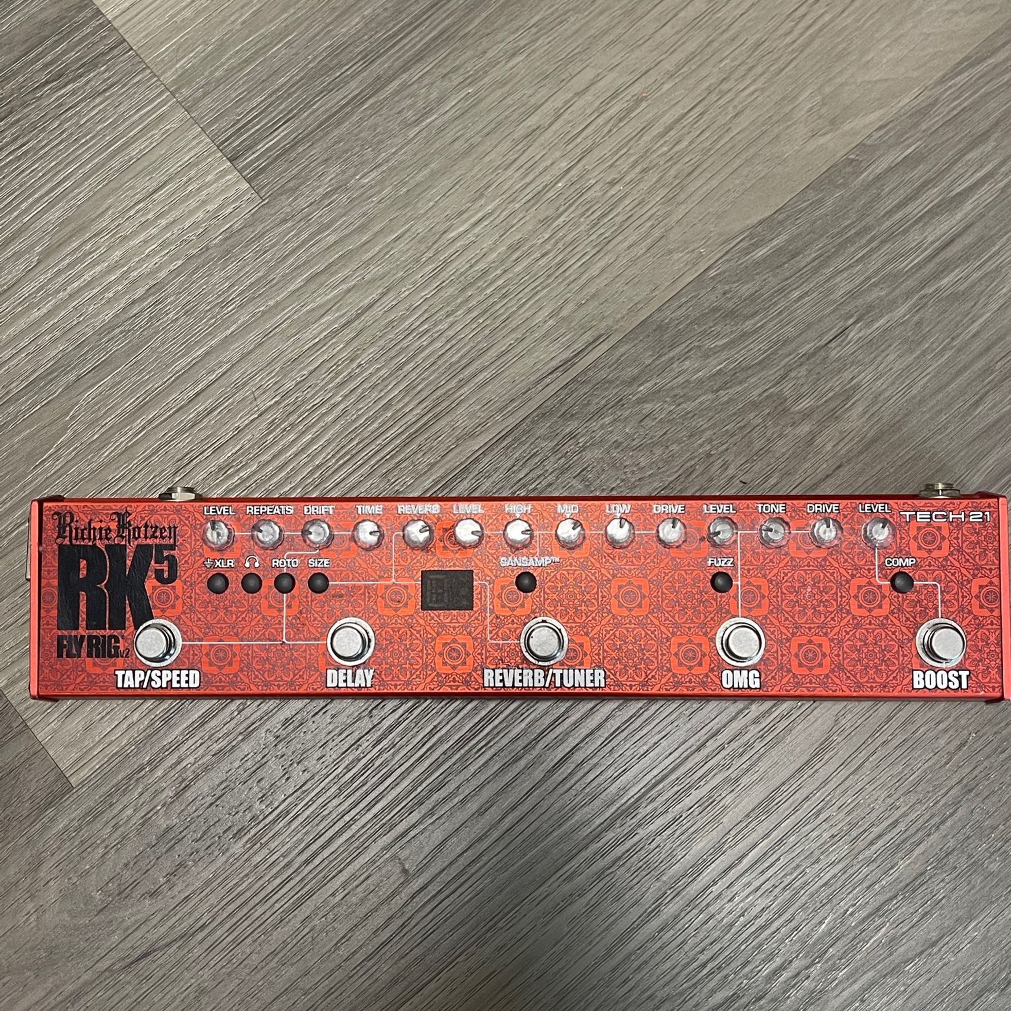 Tech 21 NYC-RK5 Fly Rig-1