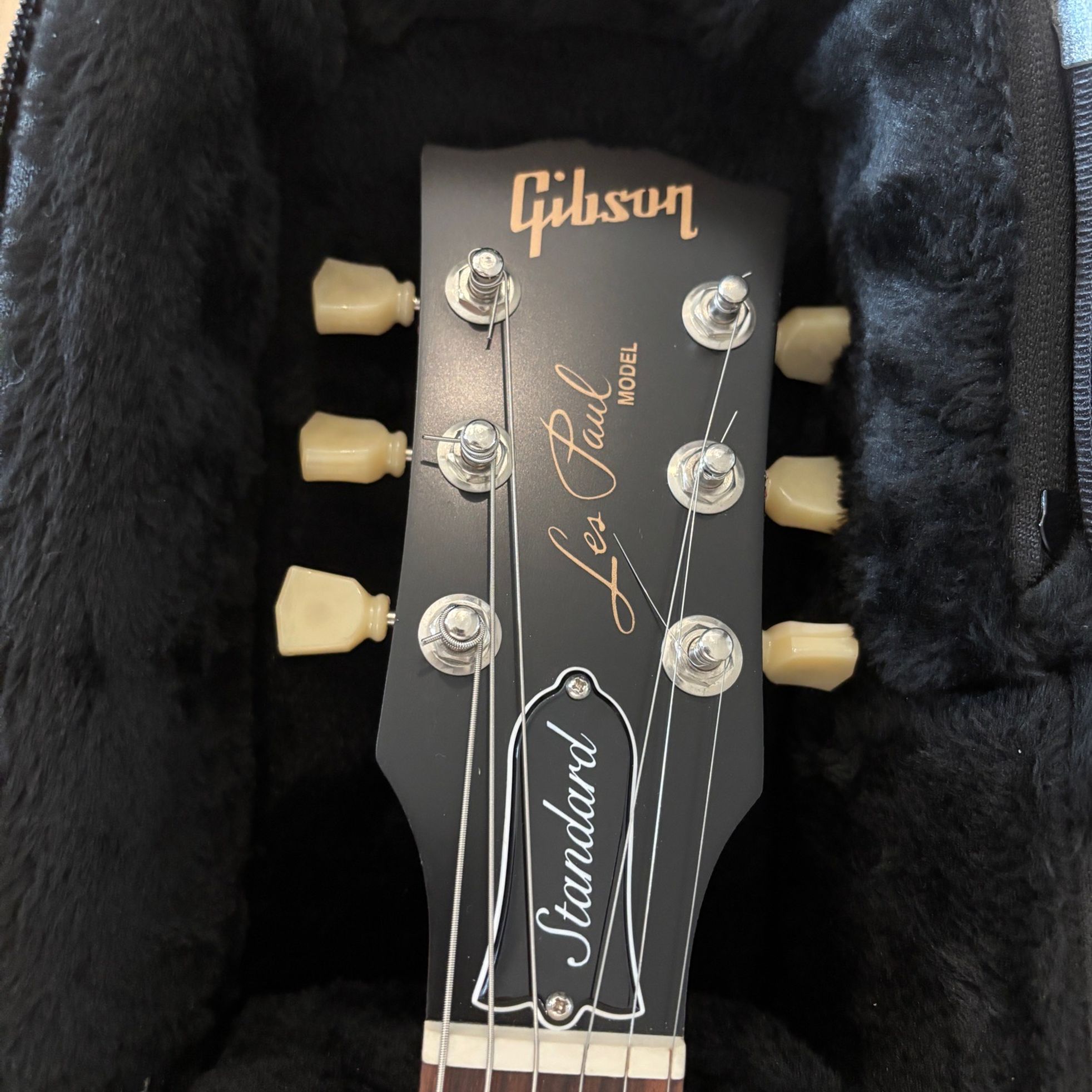 Gibson-Les Paul Tribute-2