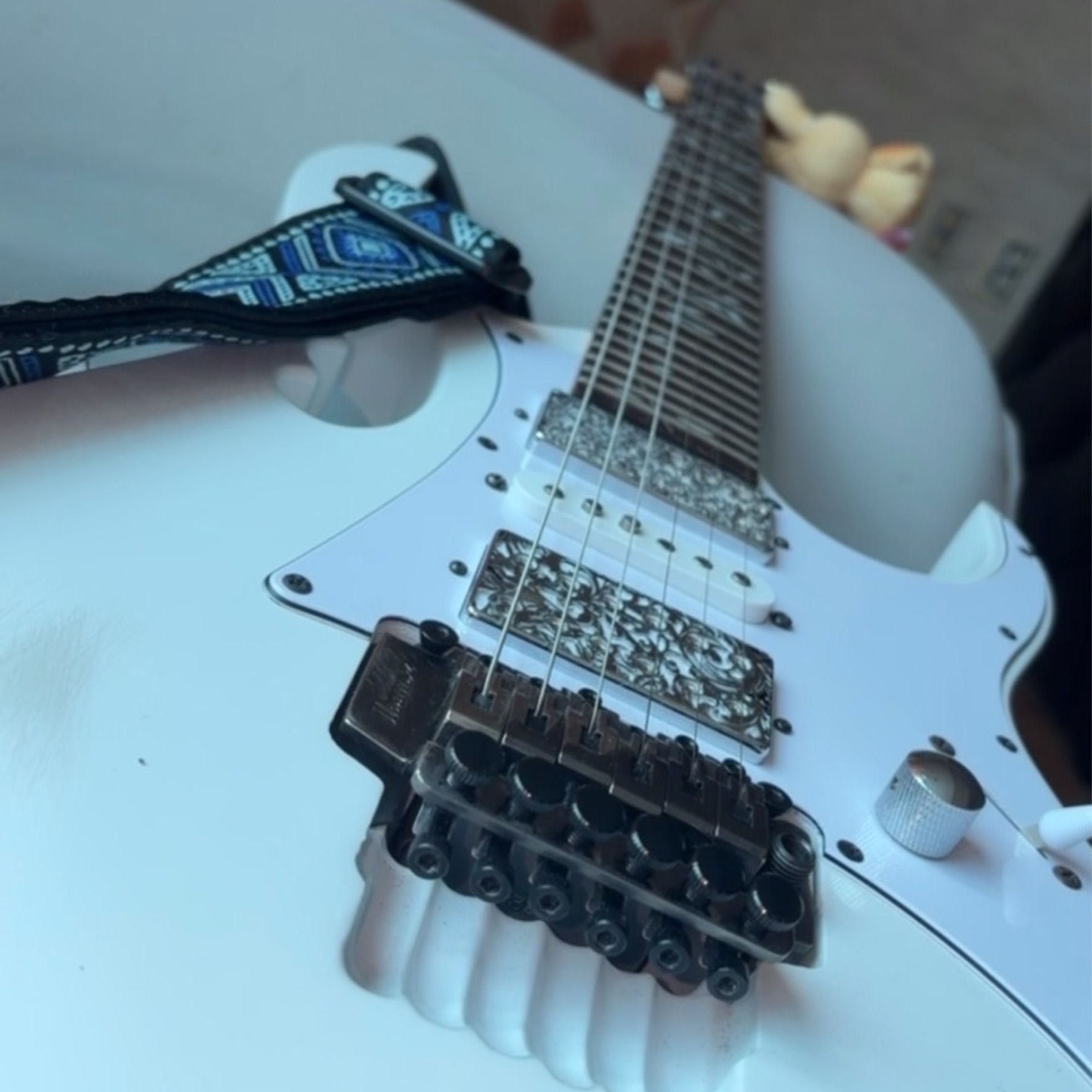 Ibanez-JEM Jr-4