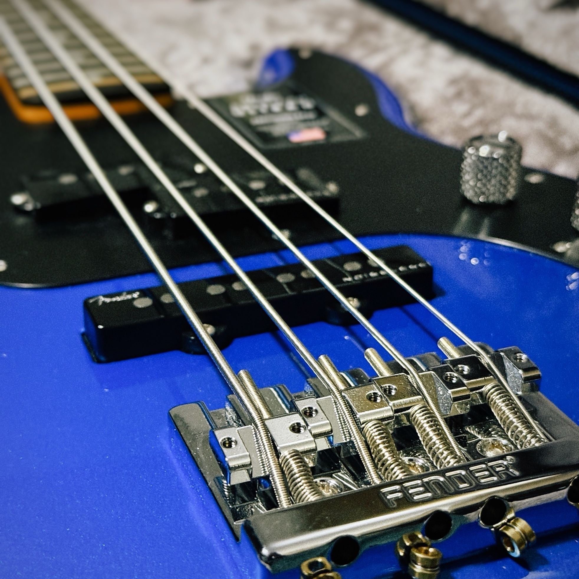 Fender-American Ultra II Precision Bass-5