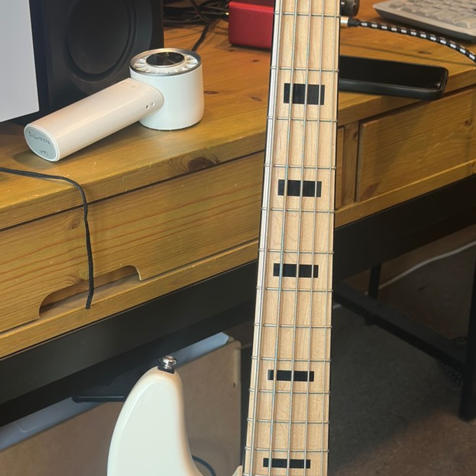 Sire-Marcus Miller V7-1