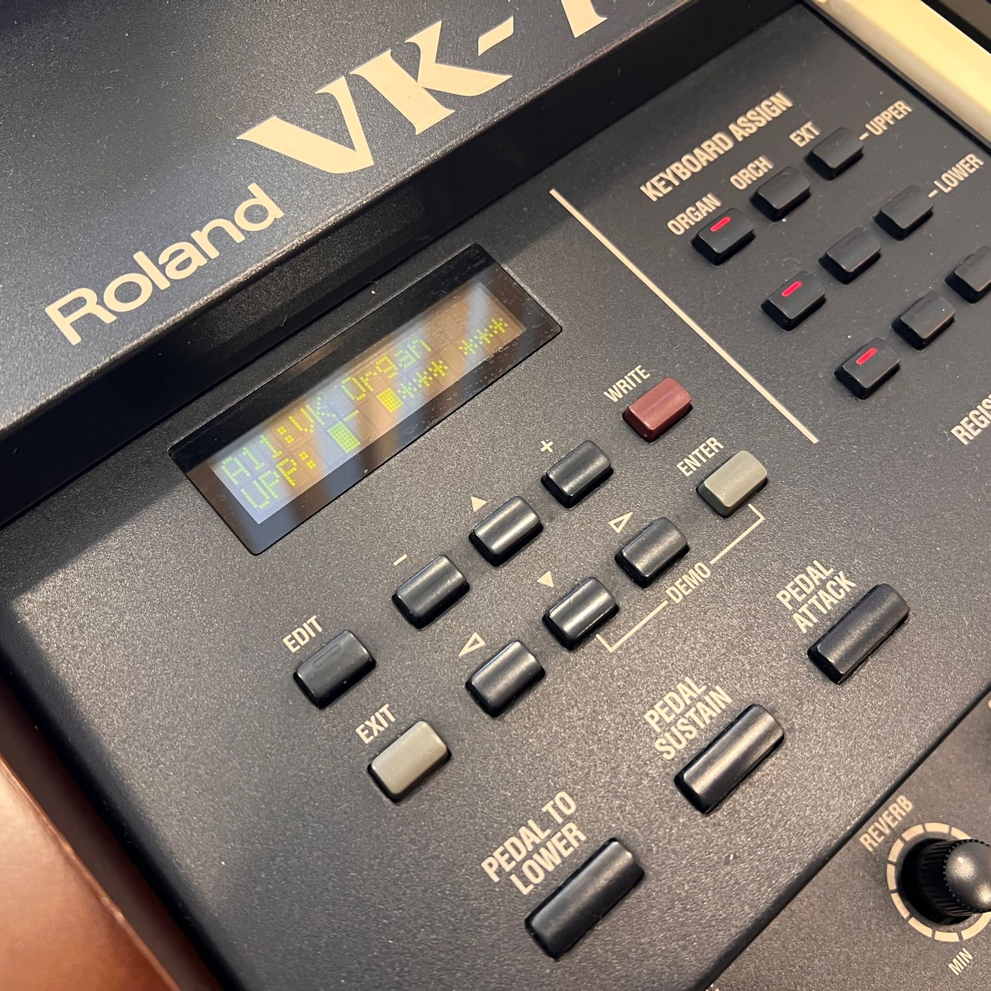 Roland-VK-77-6