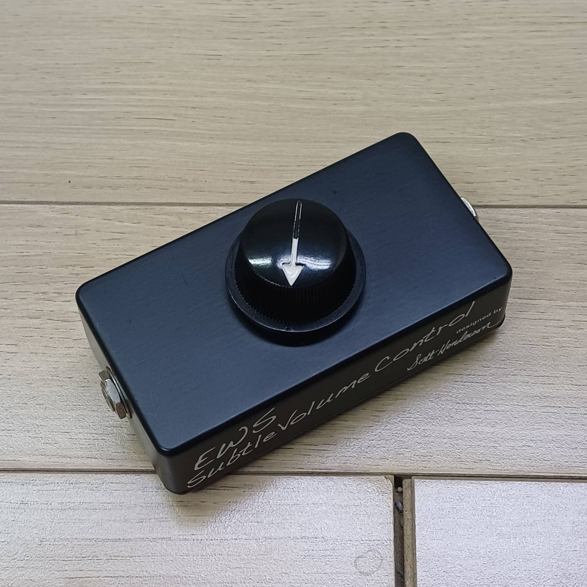 E.W.S. Japan-Subtle Volume Control-2