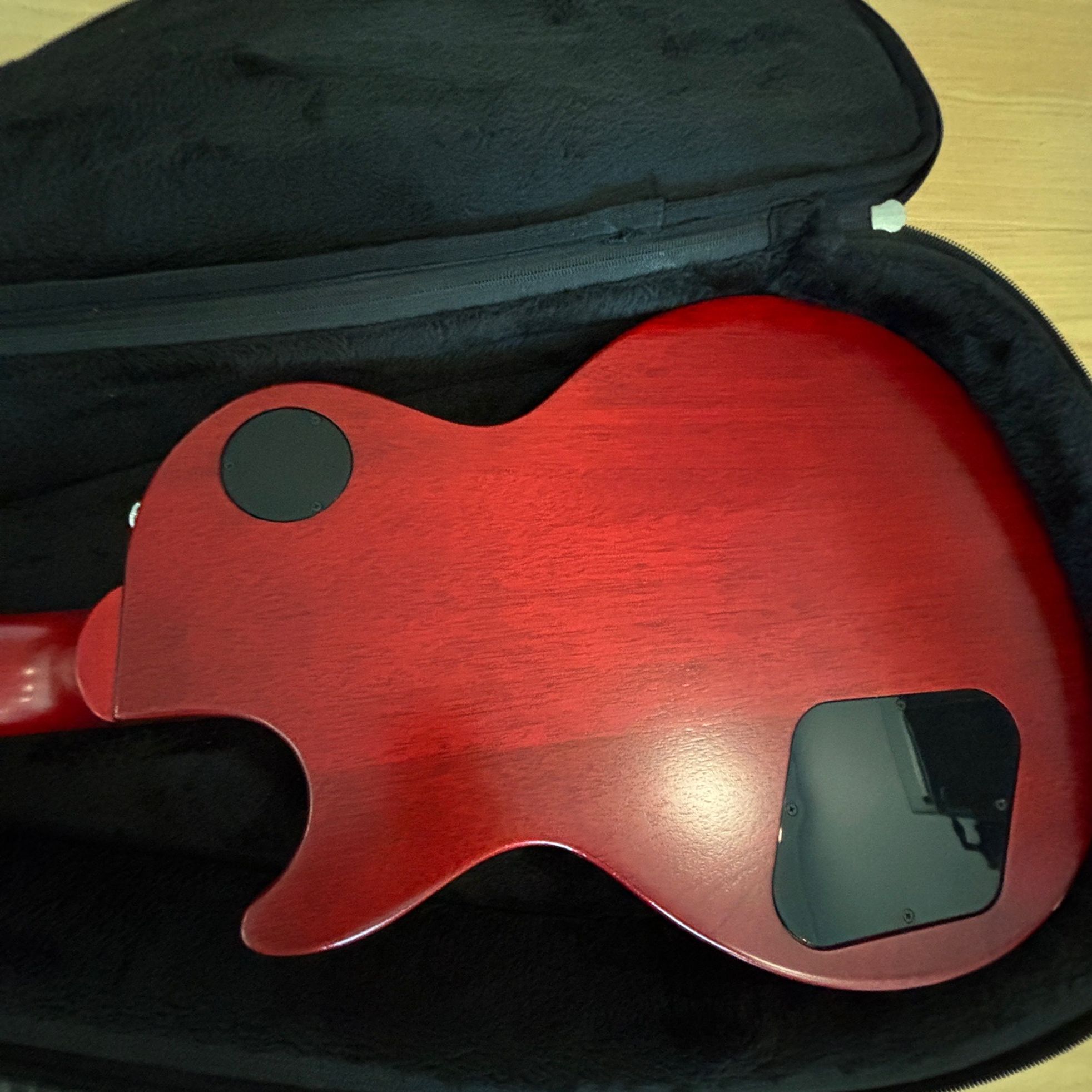 Gibson-Les Paul Tribute-4