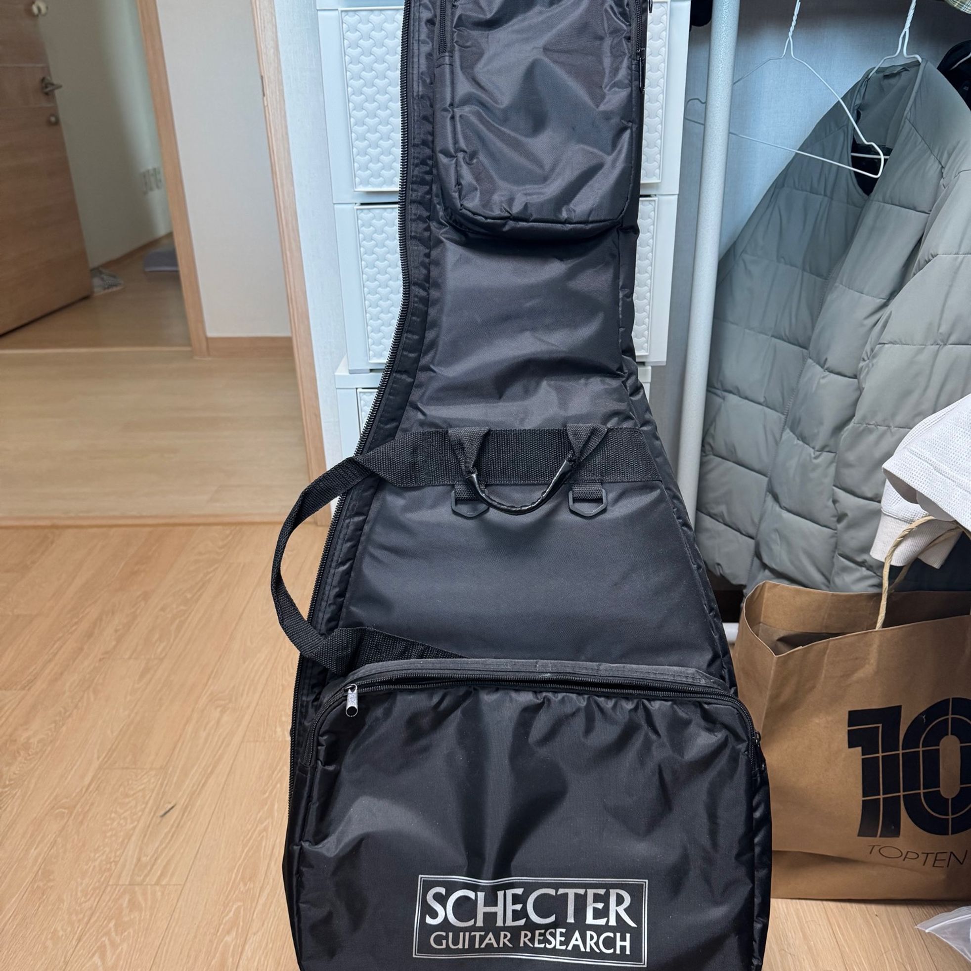 Schecter-Nick Johnston Traditional-9