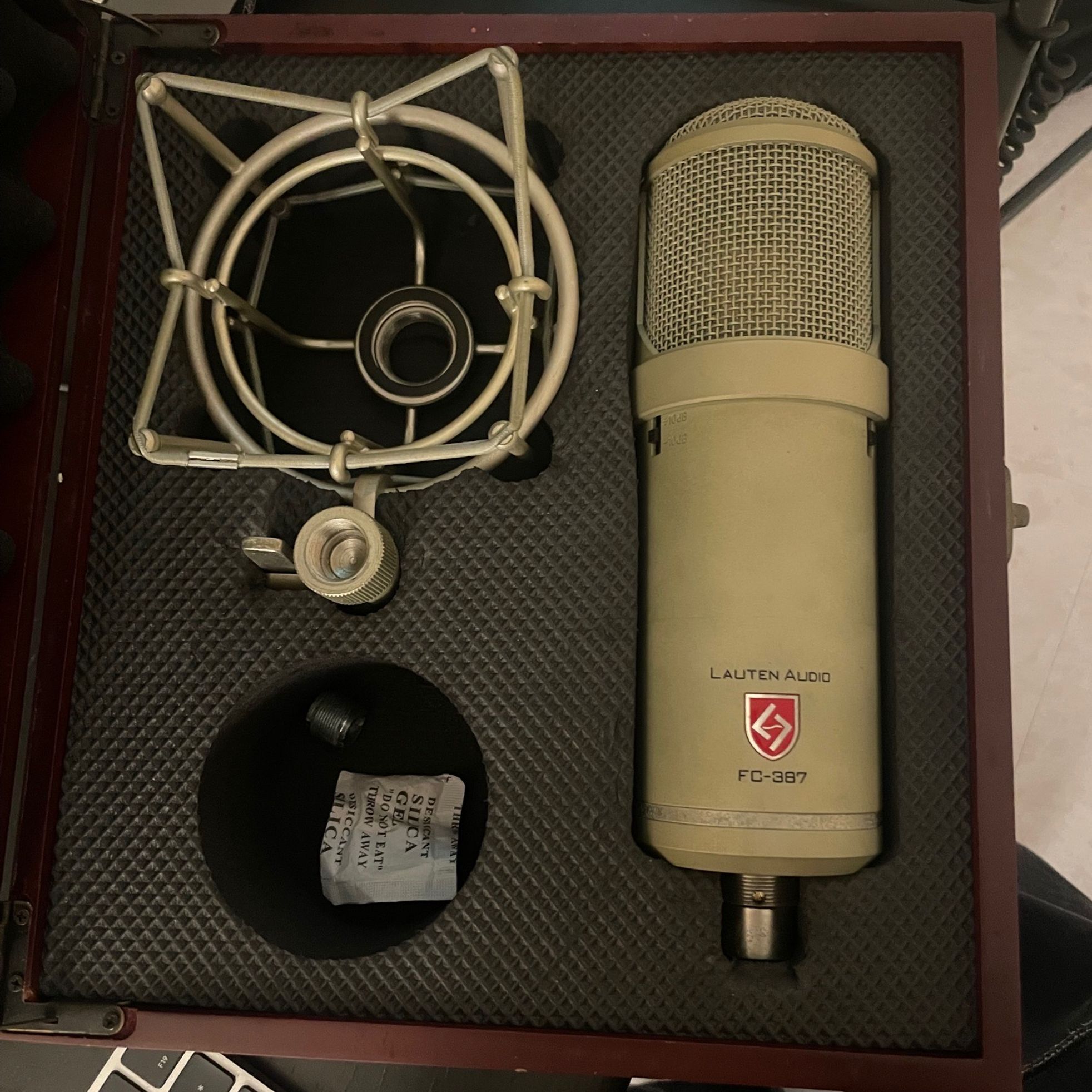 Lauten Audio-Atlantis FC-387-1