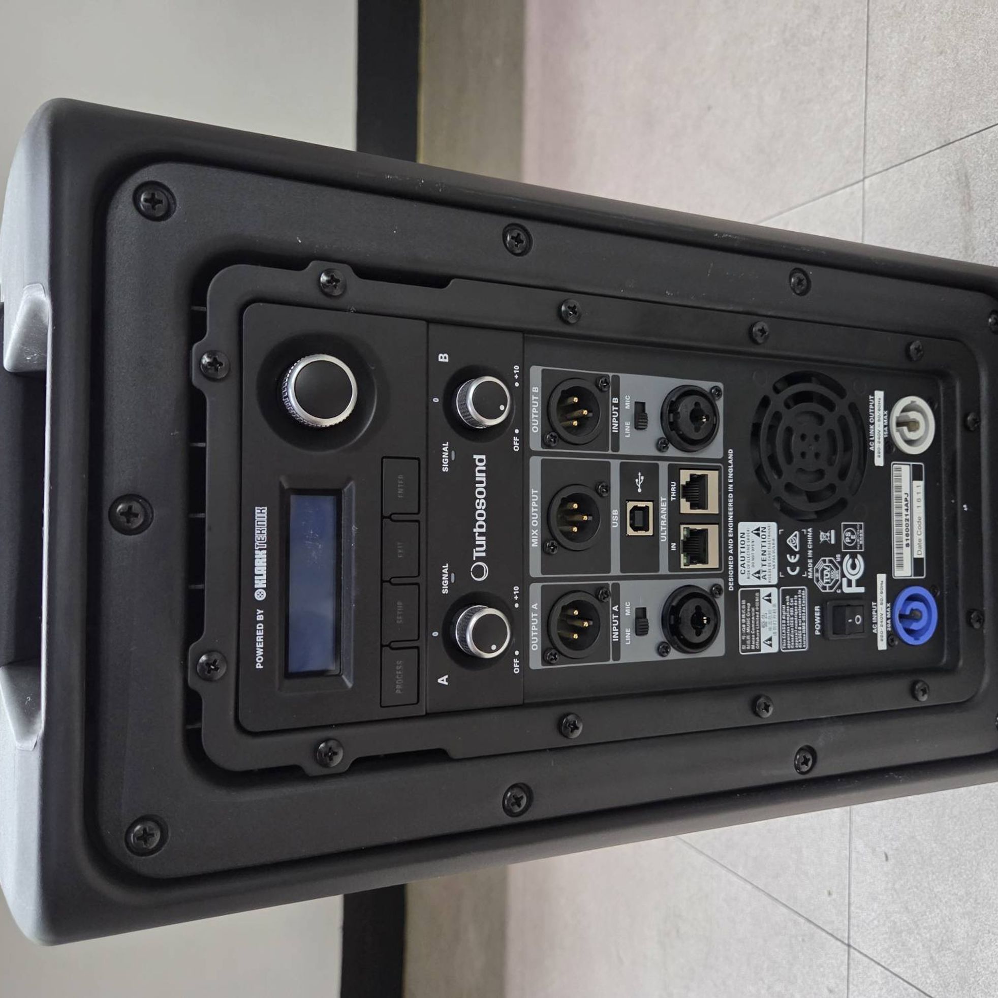 Turbosound-iQ8-2