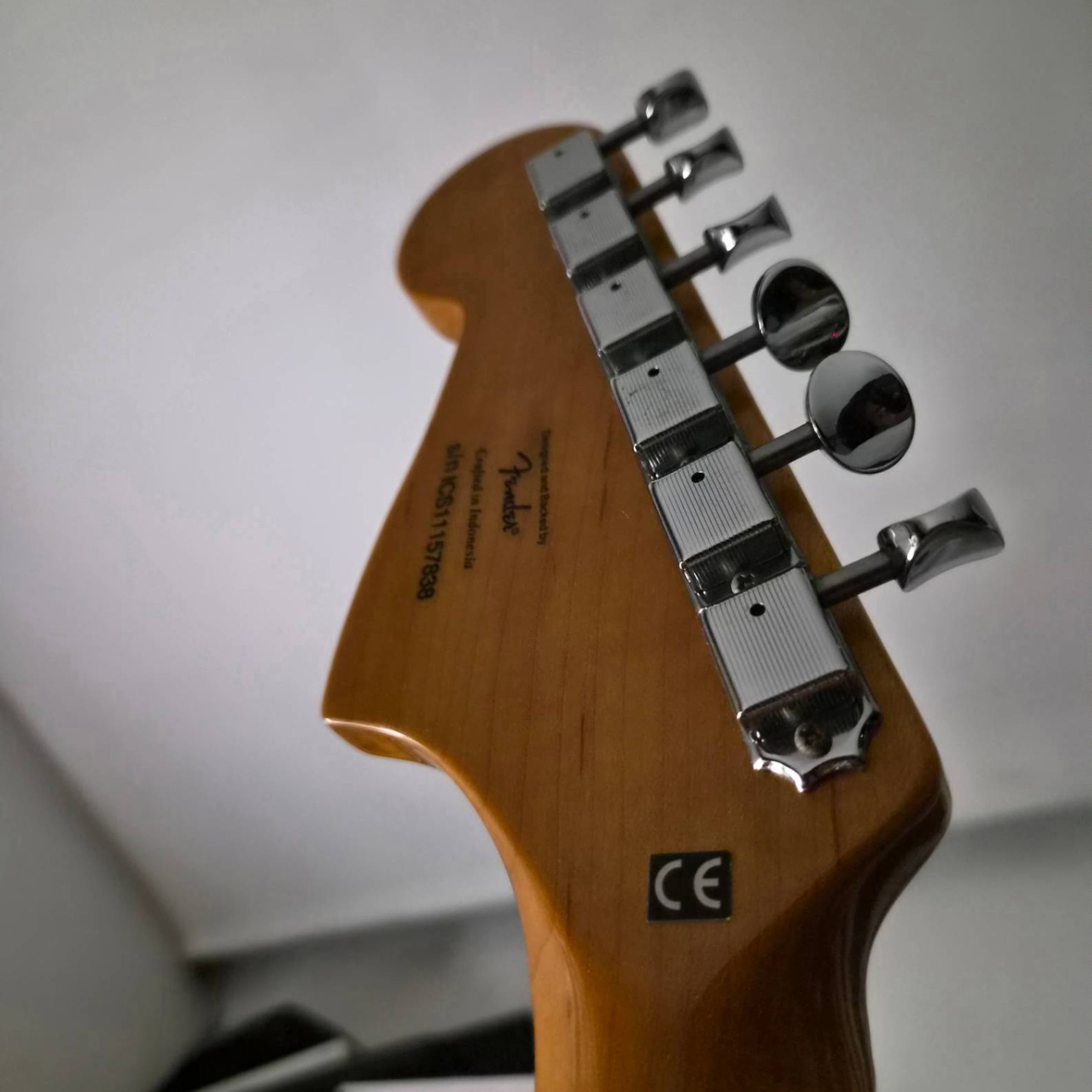 Squier-Classic Vibe Jazzmaster-3