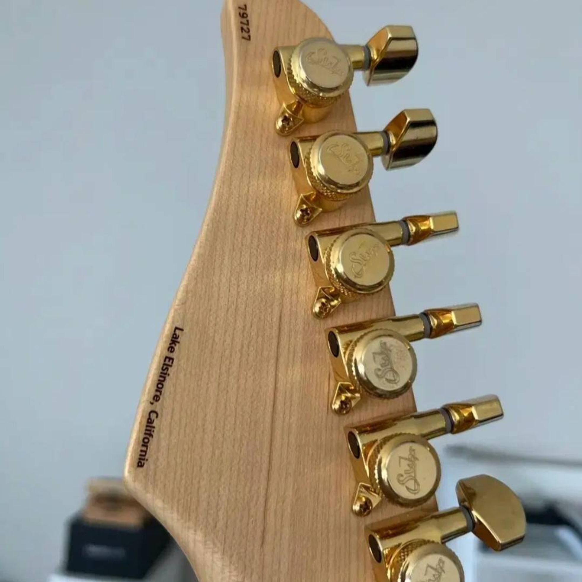 Suhr-Classic S-2