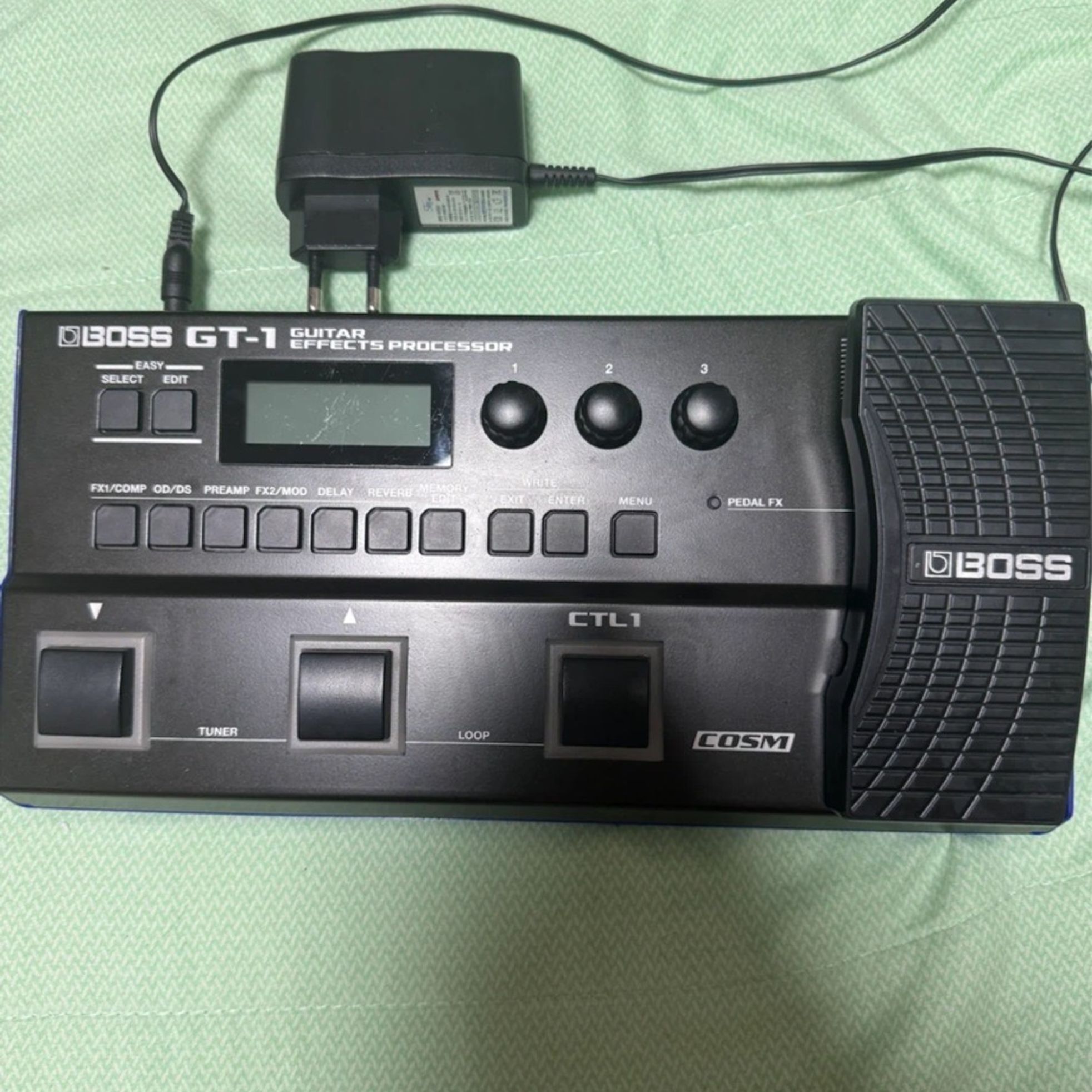 BOSS-GT-1 Guitar Effects Processor-2