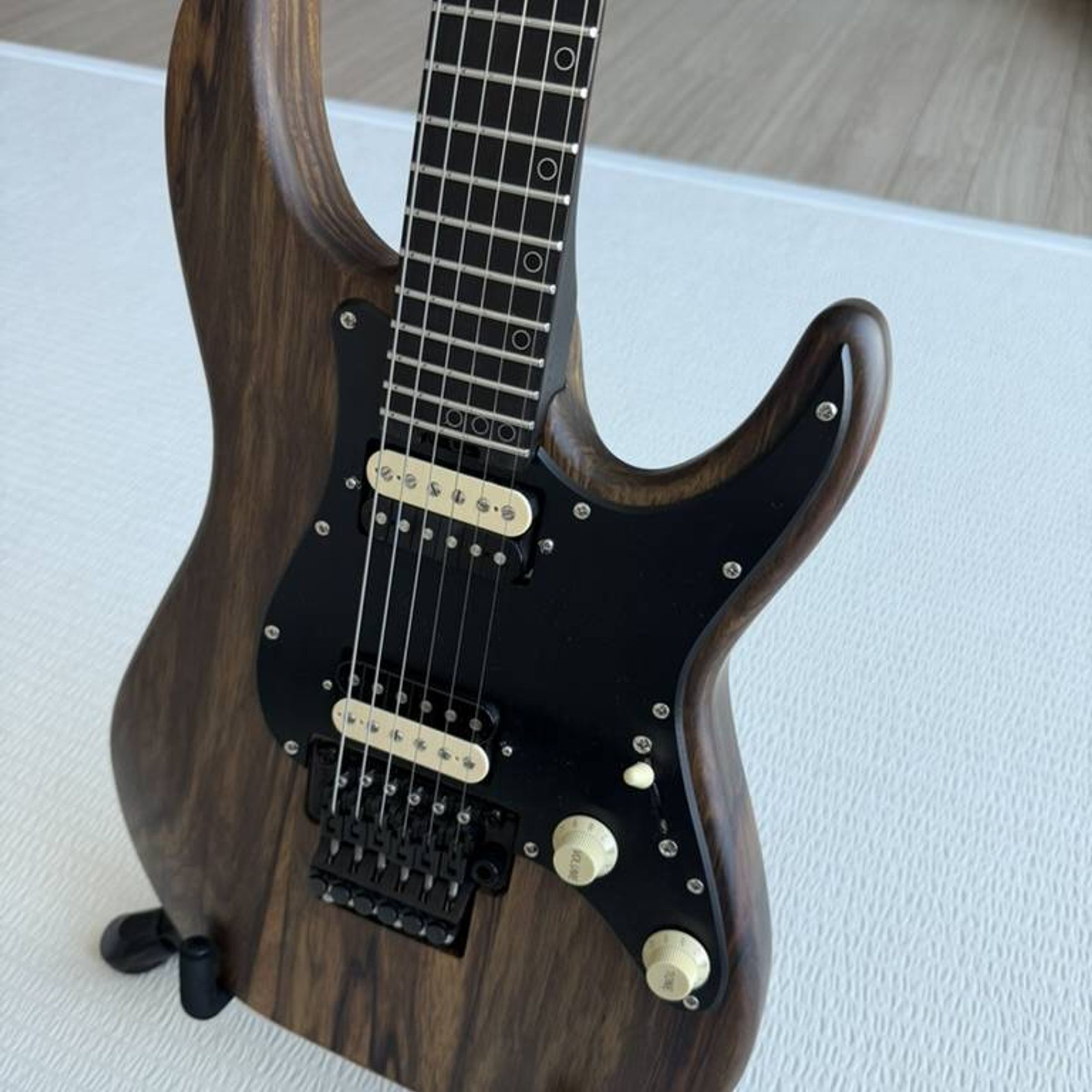 Schecter-Sun Valley Super Shredder-3