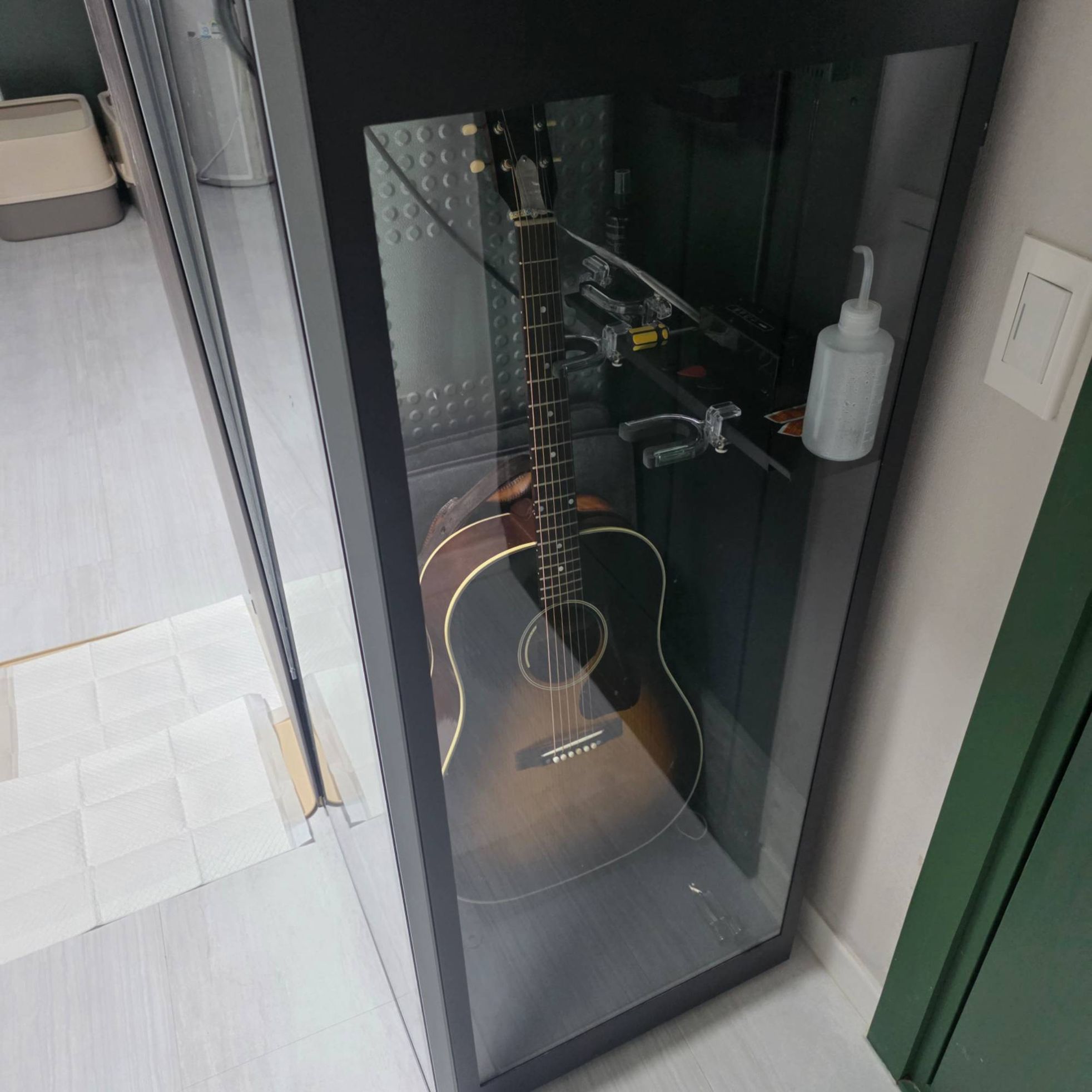 Gibson-1942 Banner J-45-1