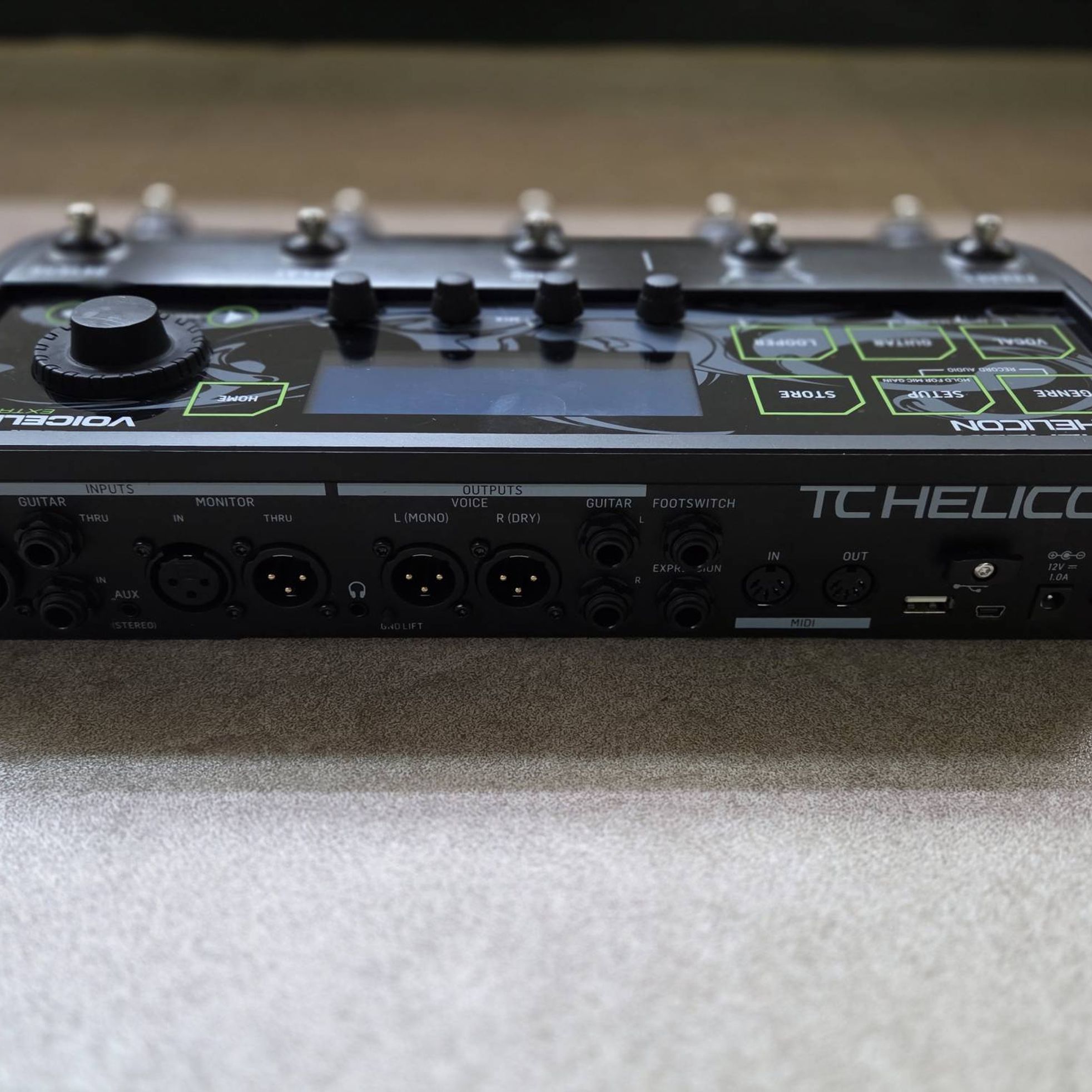 TC Helicon-VoiceLive 3 Extreme-2