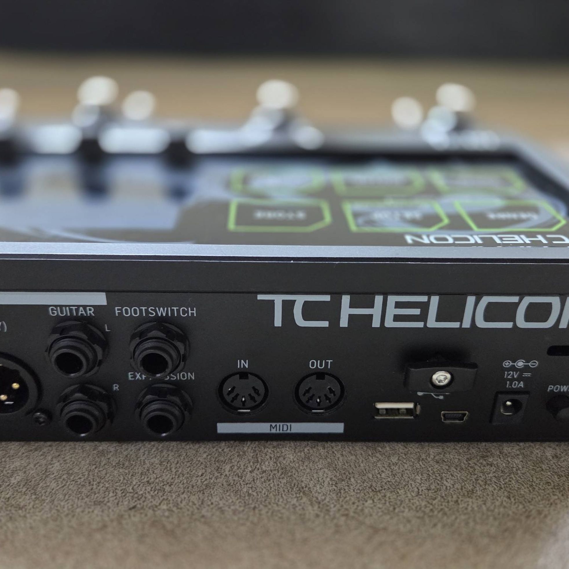TC Helicon-VoiceLive 3 Extreme-4