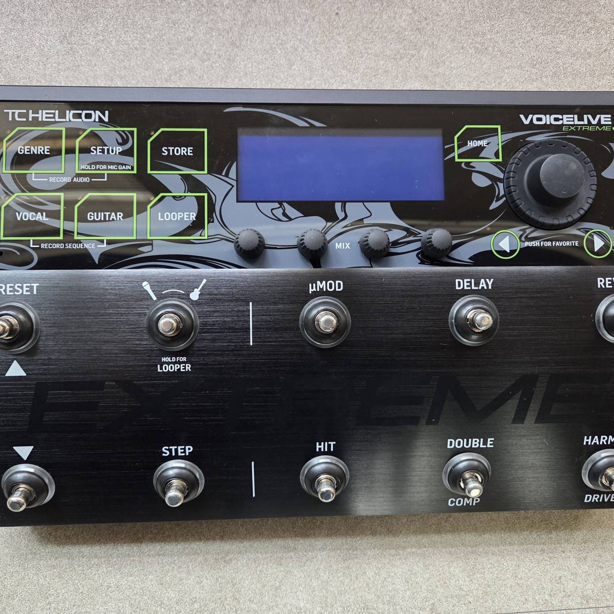 TC Helicon-VoiceLive 3 Extreme-1