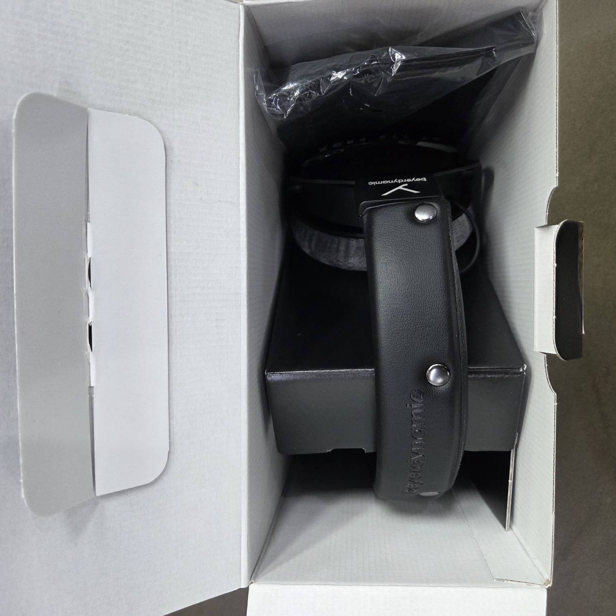 Beyerdynamic-DT 770 PRO X-3