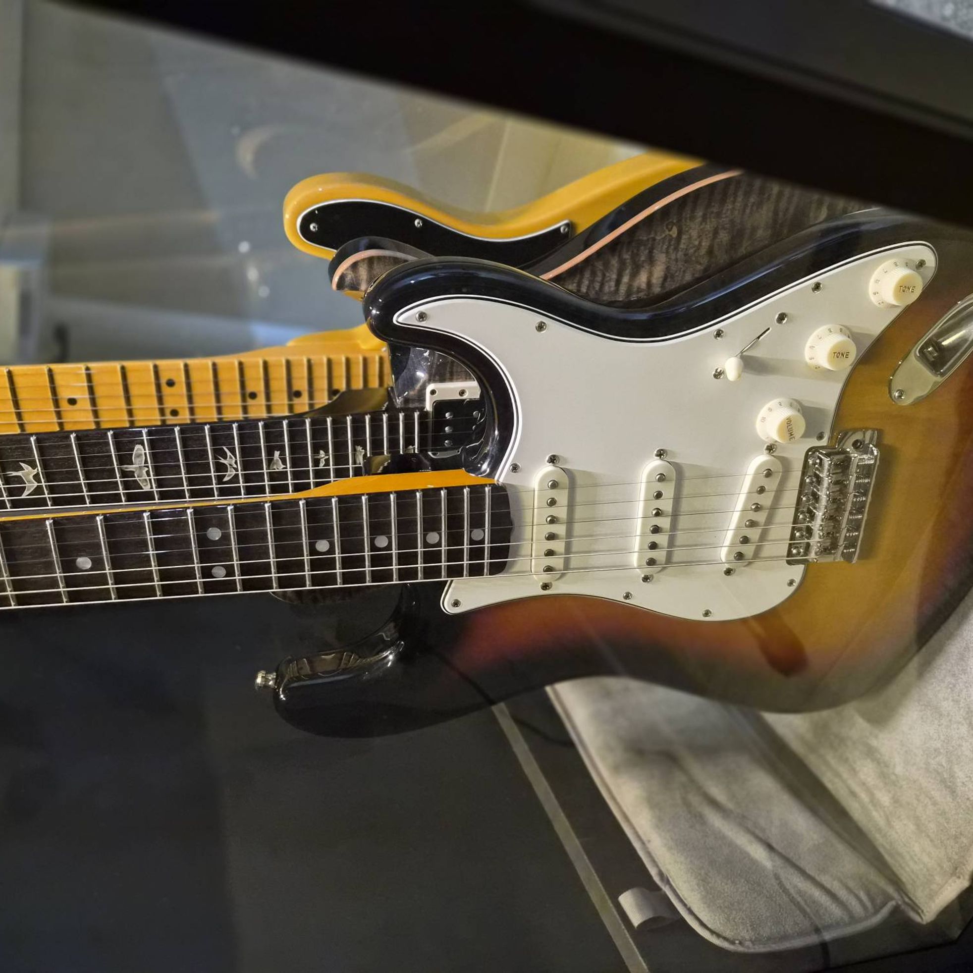 Fender-Custom Shop Stratocaster-7