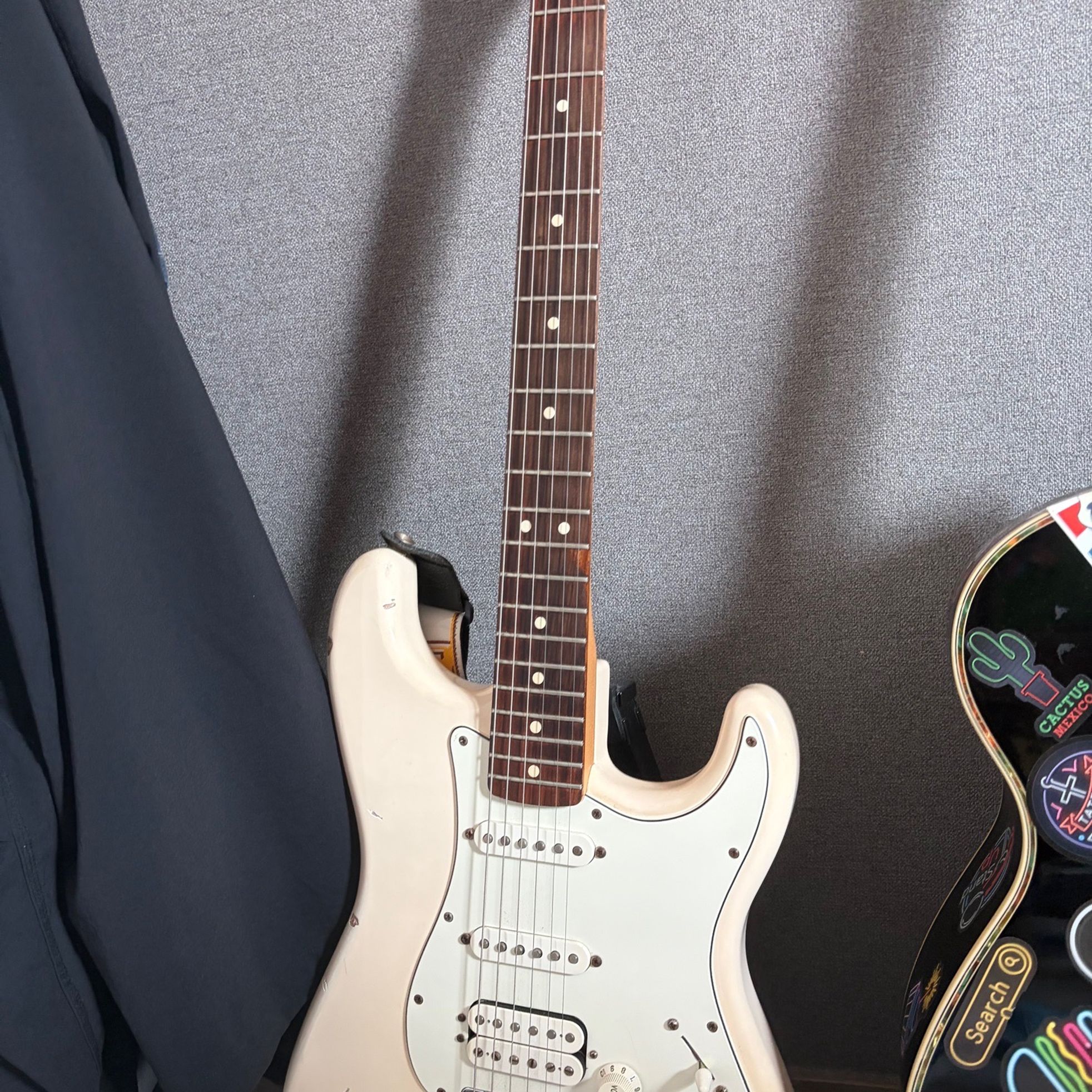 Fender-Player Stratocaster-3