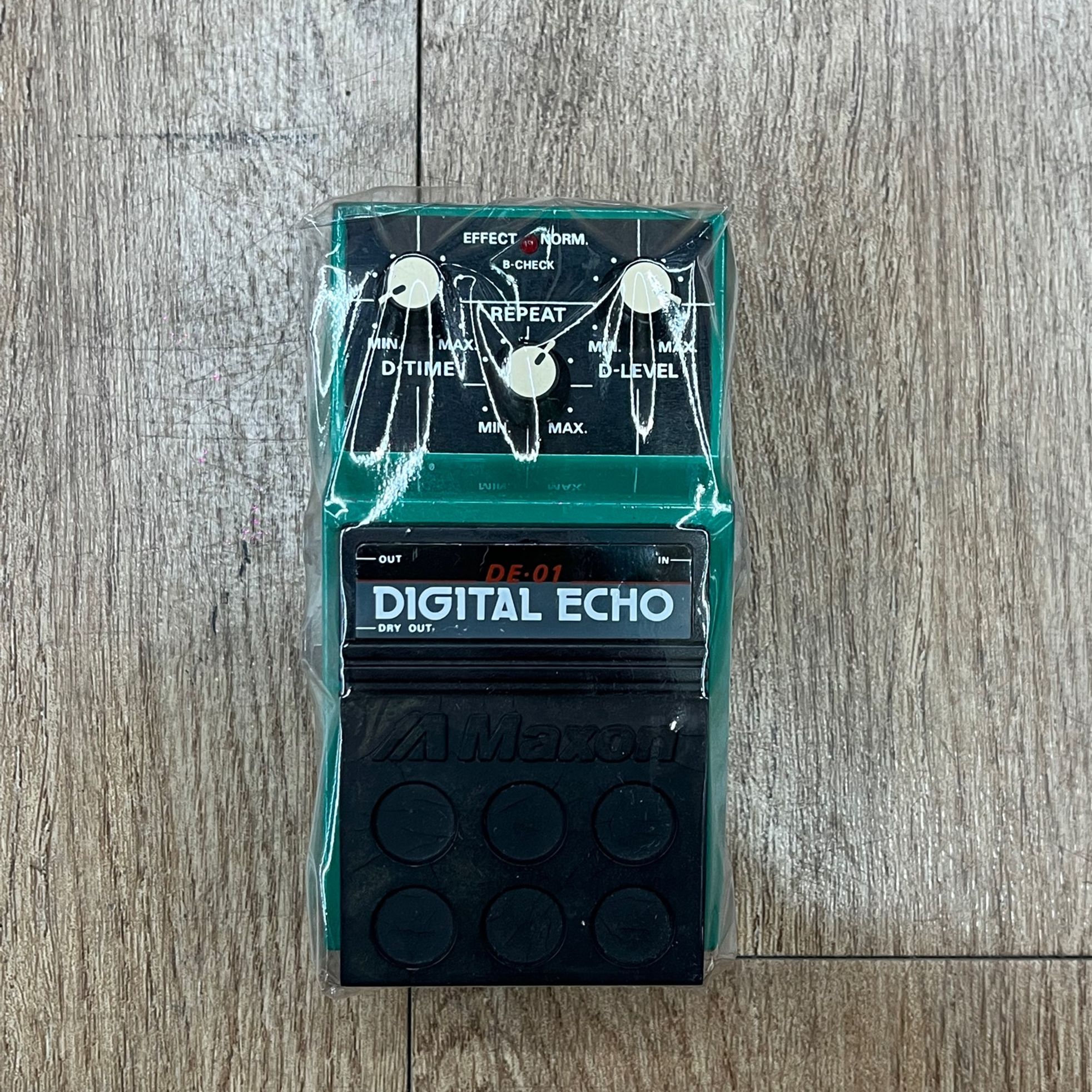 Maxon-DE-01 Digital Echo-2