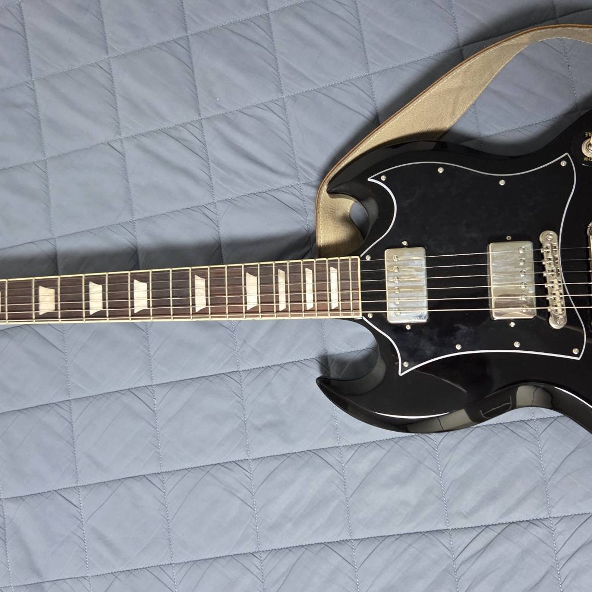Epiphone-SG Standard-2
