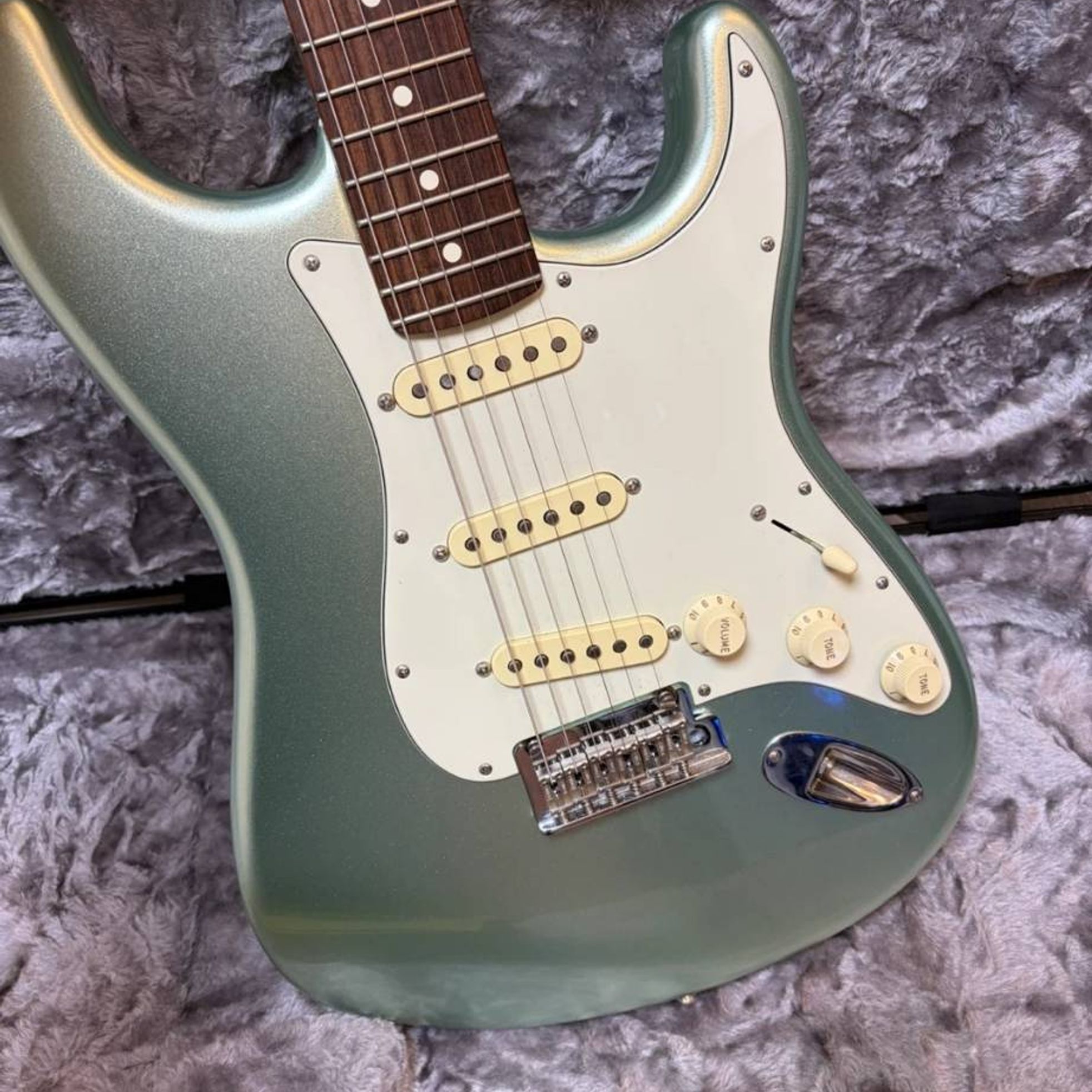 Fender-American Professional II Stratocaster-2