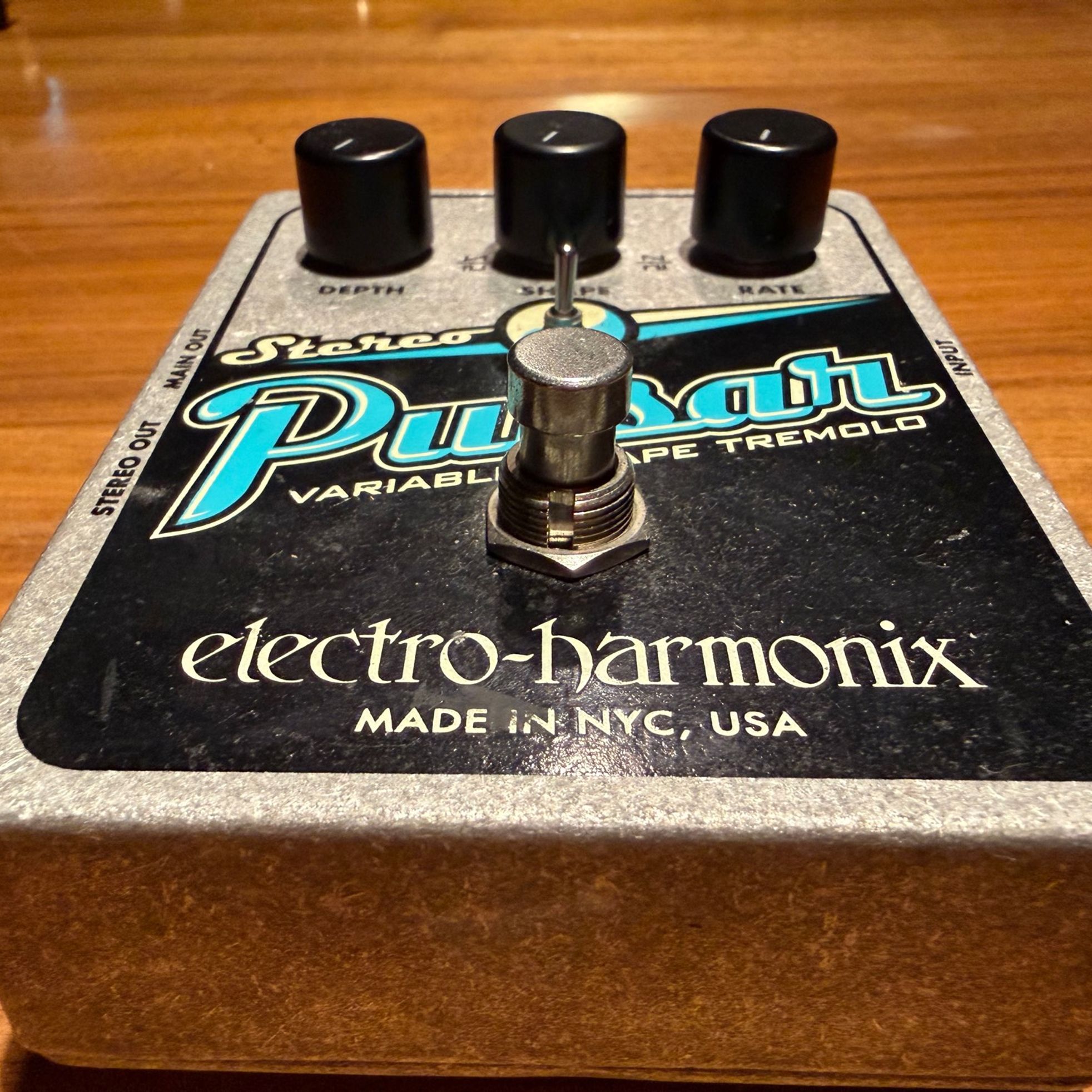 Electro-Harmonix-Stereo Pulsar-5
