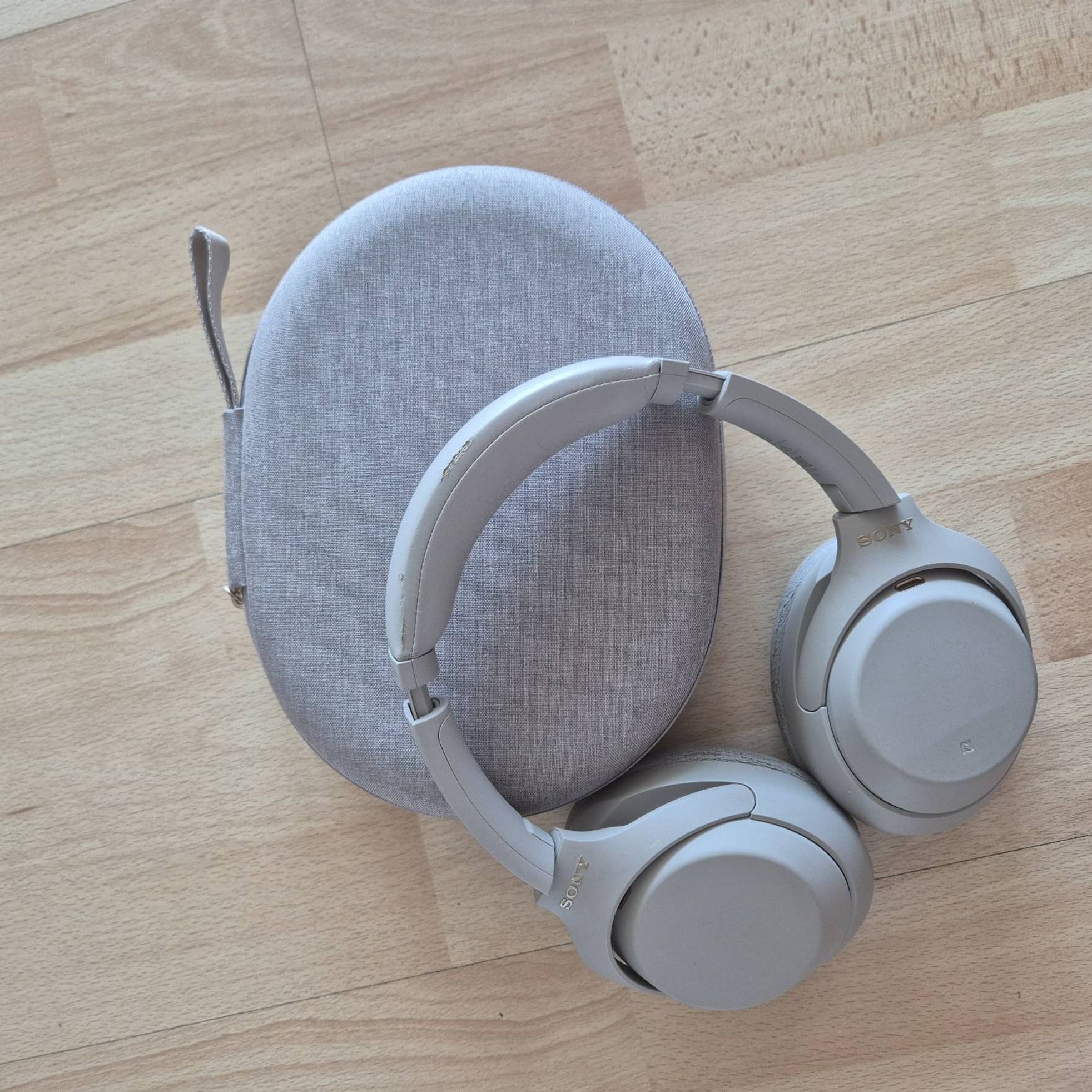 Sony-WH-1000XM4-1