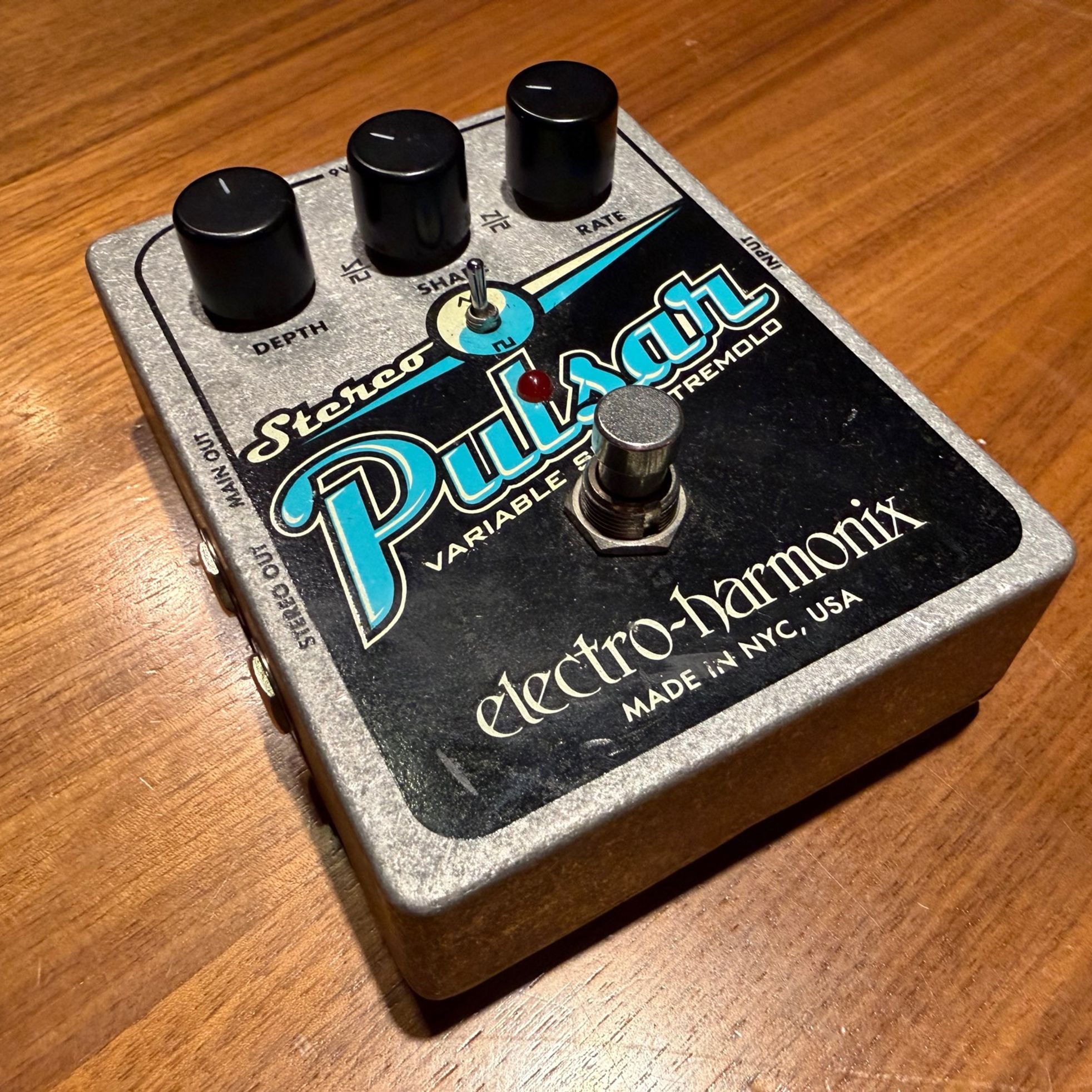 Electro-Harmonix-Stereo Pulsar-4