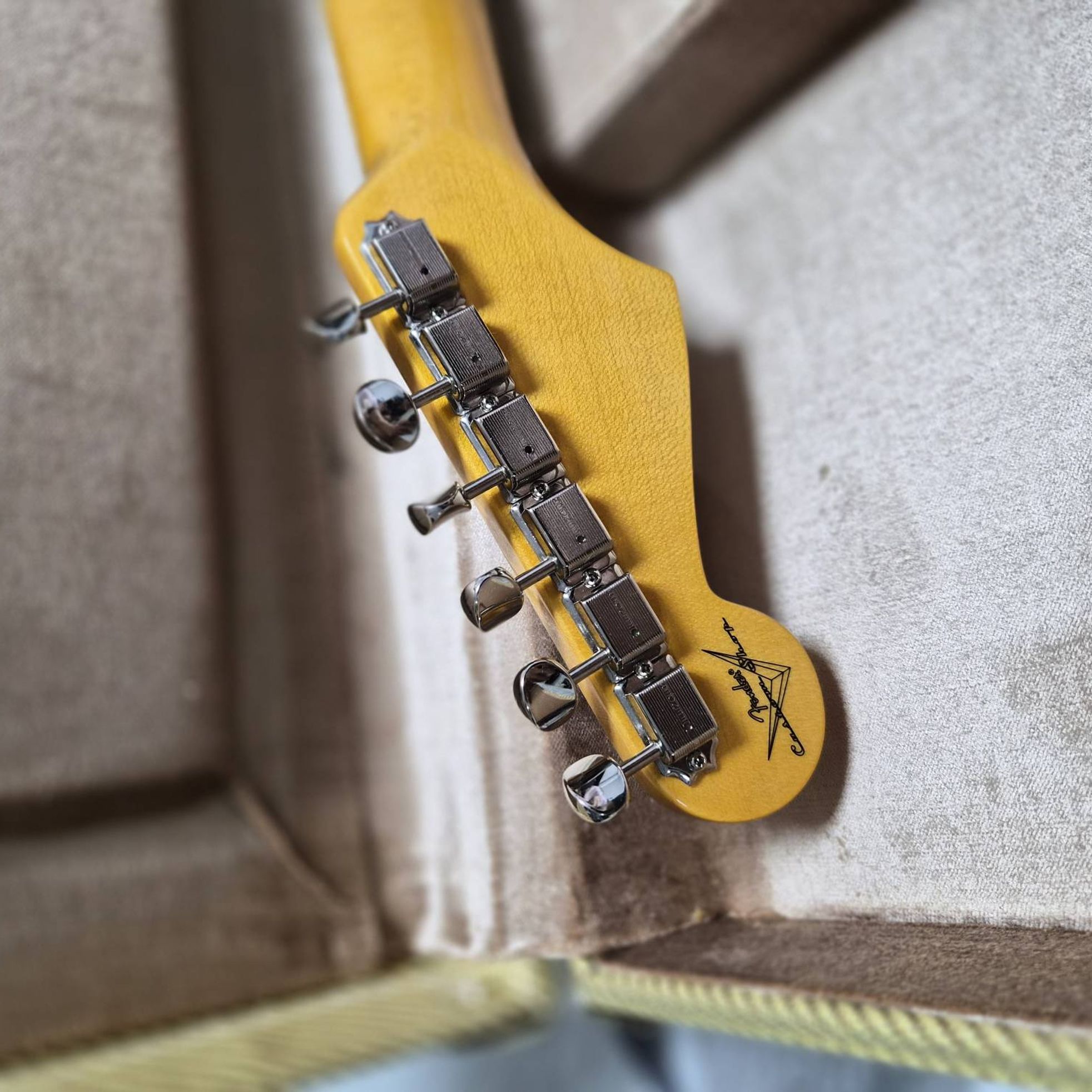 Fender-Custom Shop Stratocaster-3