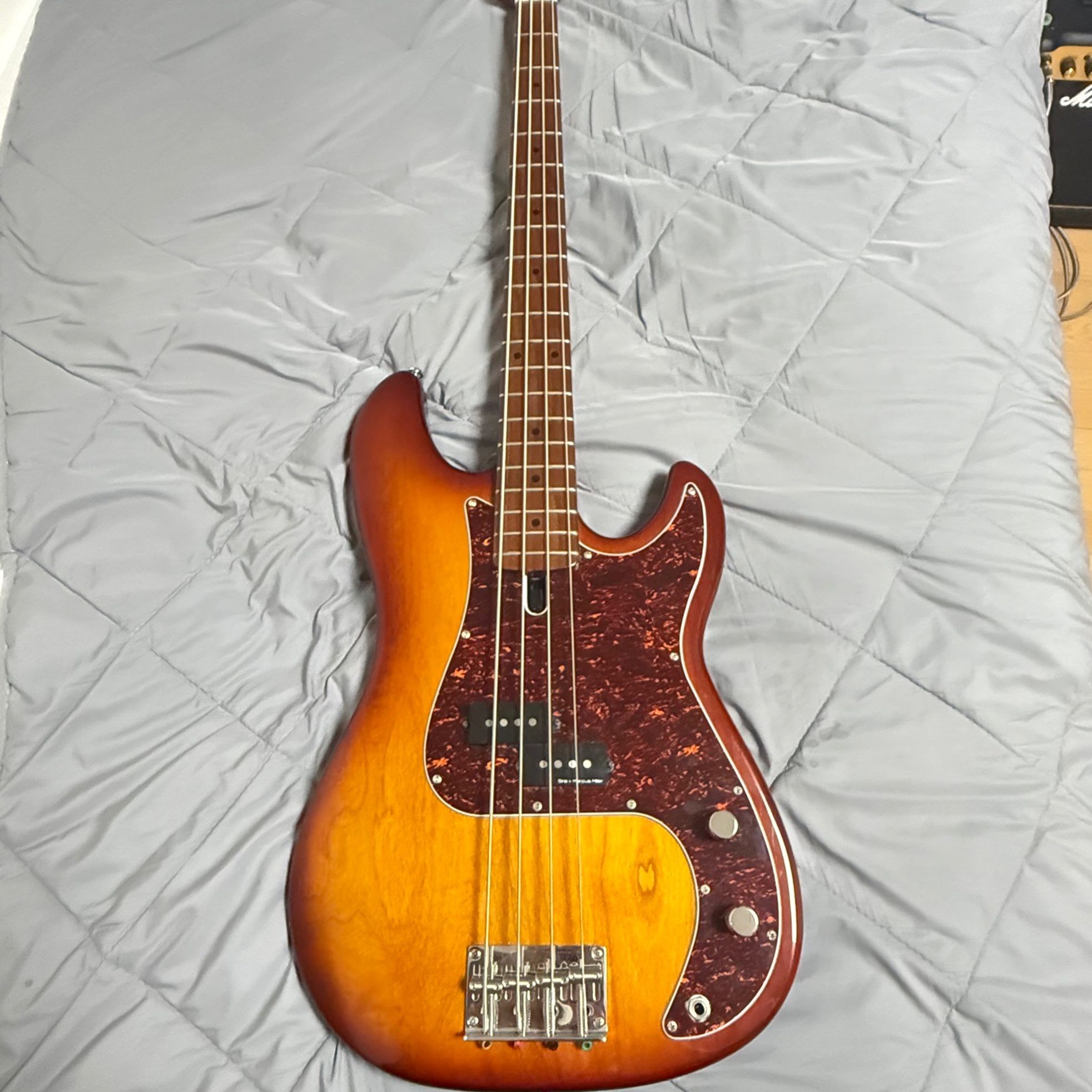Sire-Marcus Miller V7-1