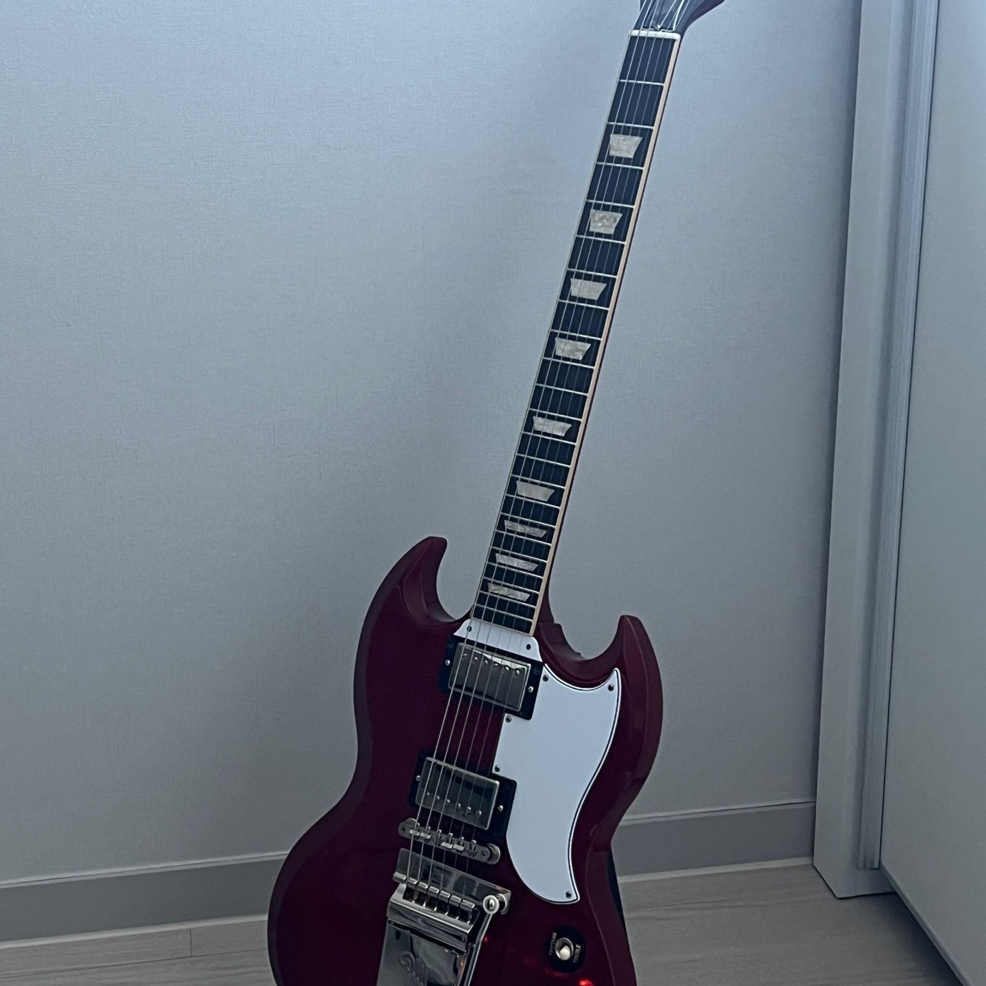 Gibson-SG Standard-2