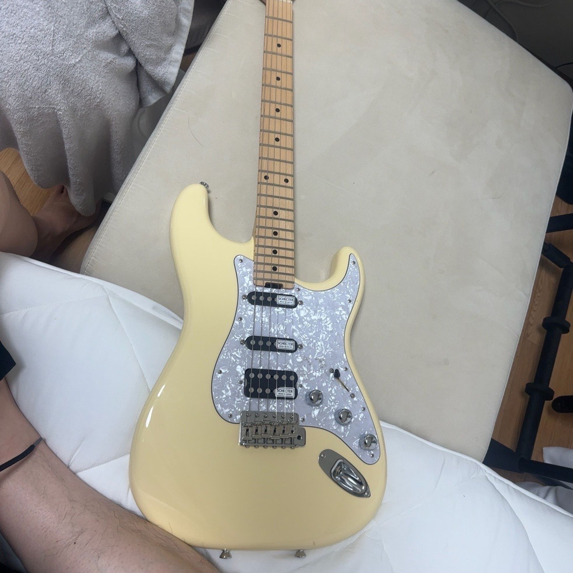 Schecter-Studio Standard-1