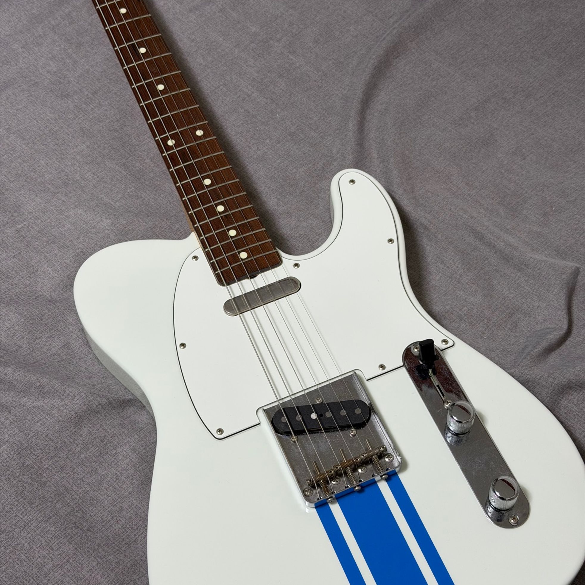 Fender-MIJ Hybrid II Telecaster-1