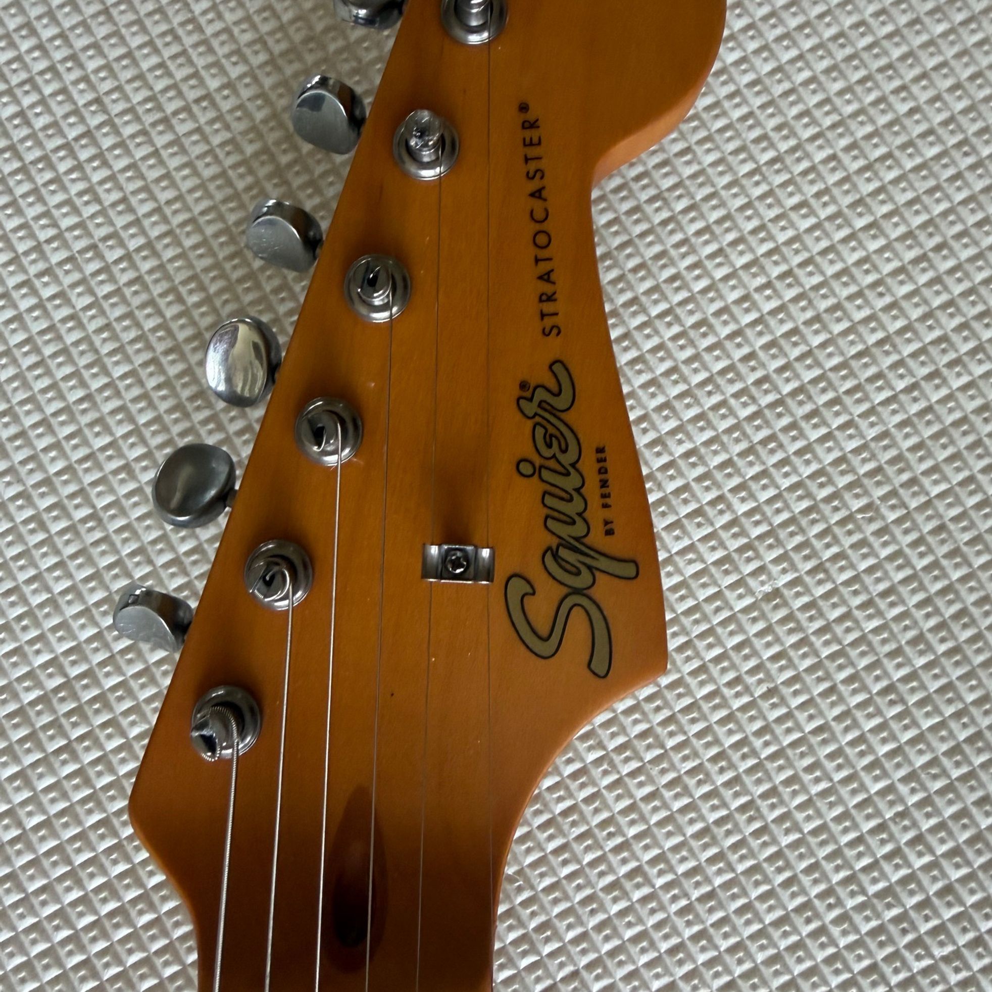 Squier-40th Anniversary Stratocaster-3