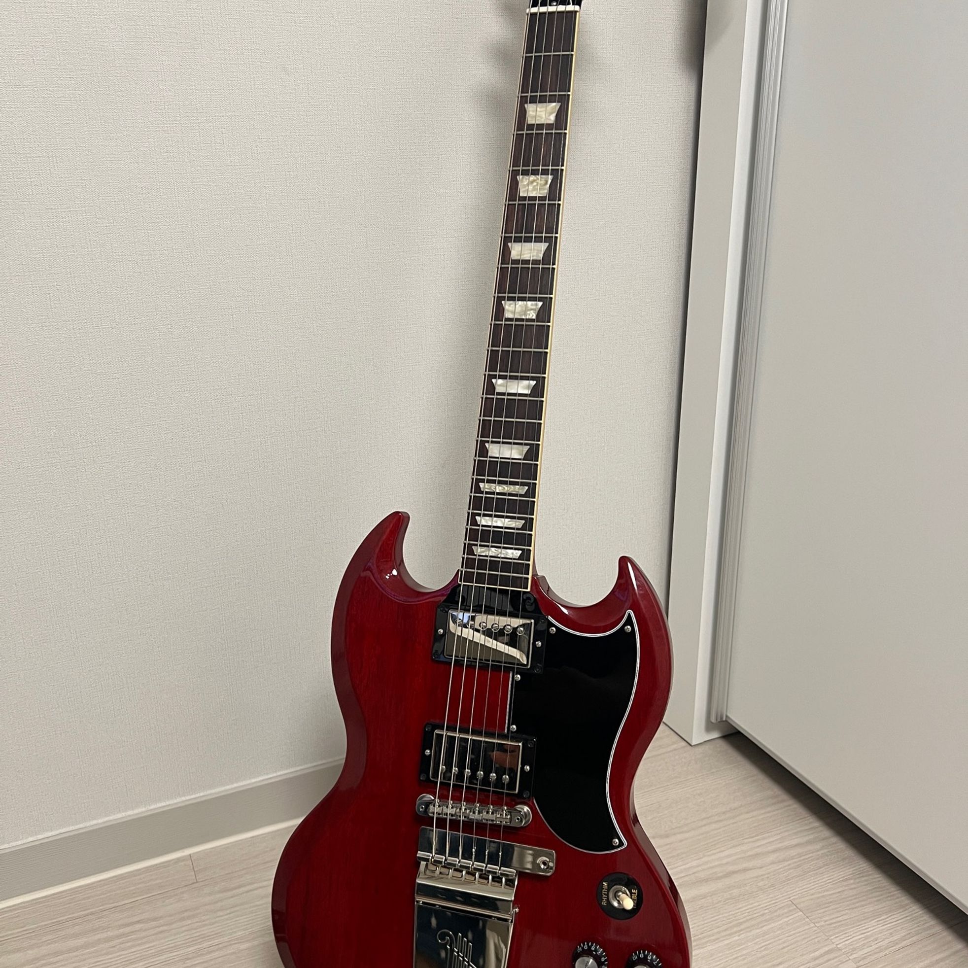 Gibson-SG Standard-3