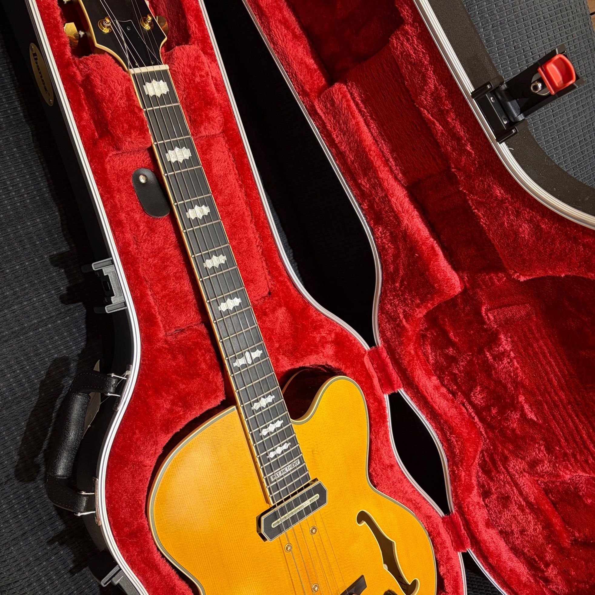 Ibanez-null-3