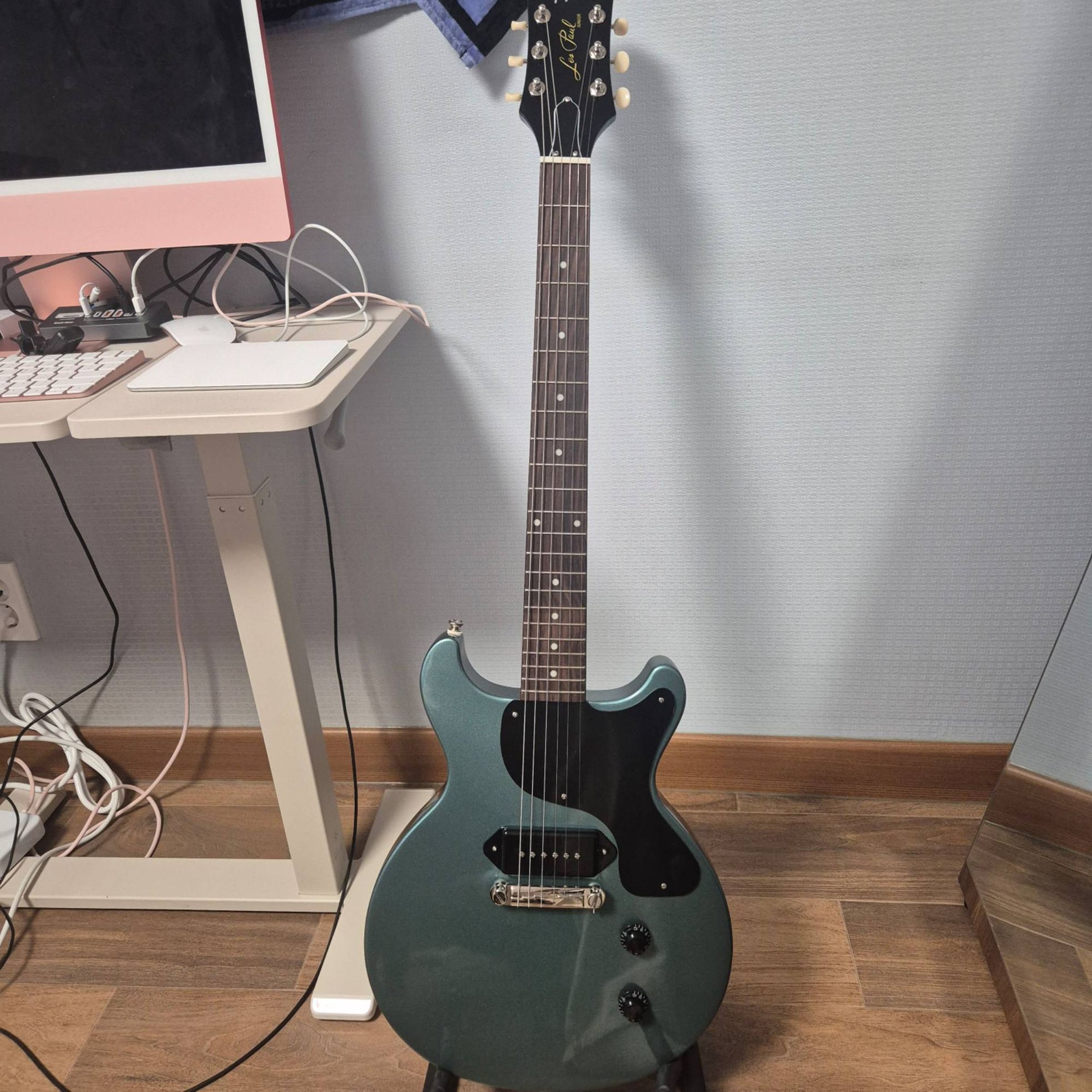 Epiphone-Les Paul Junior-1