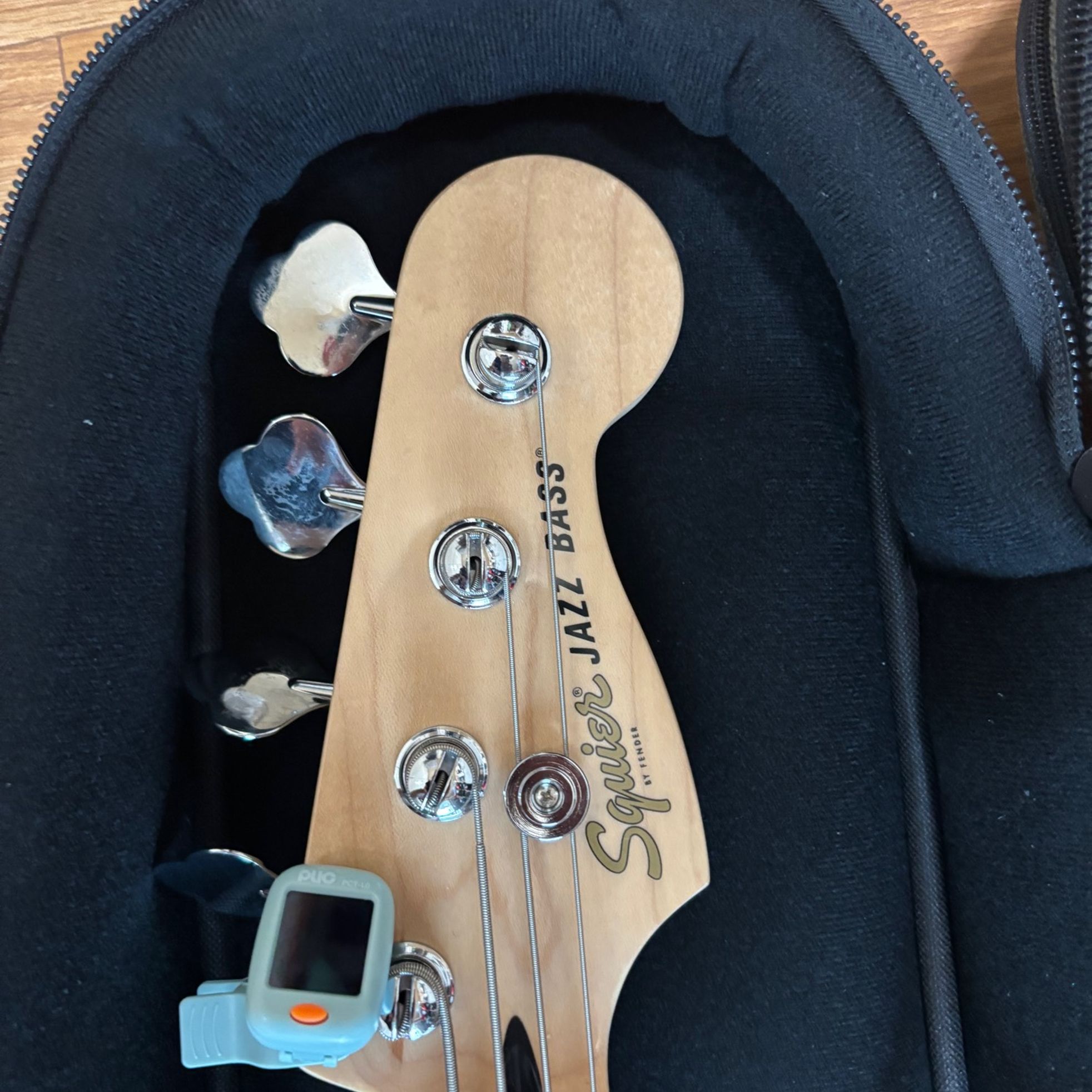 Squier-Affinity Jazz Bass-4