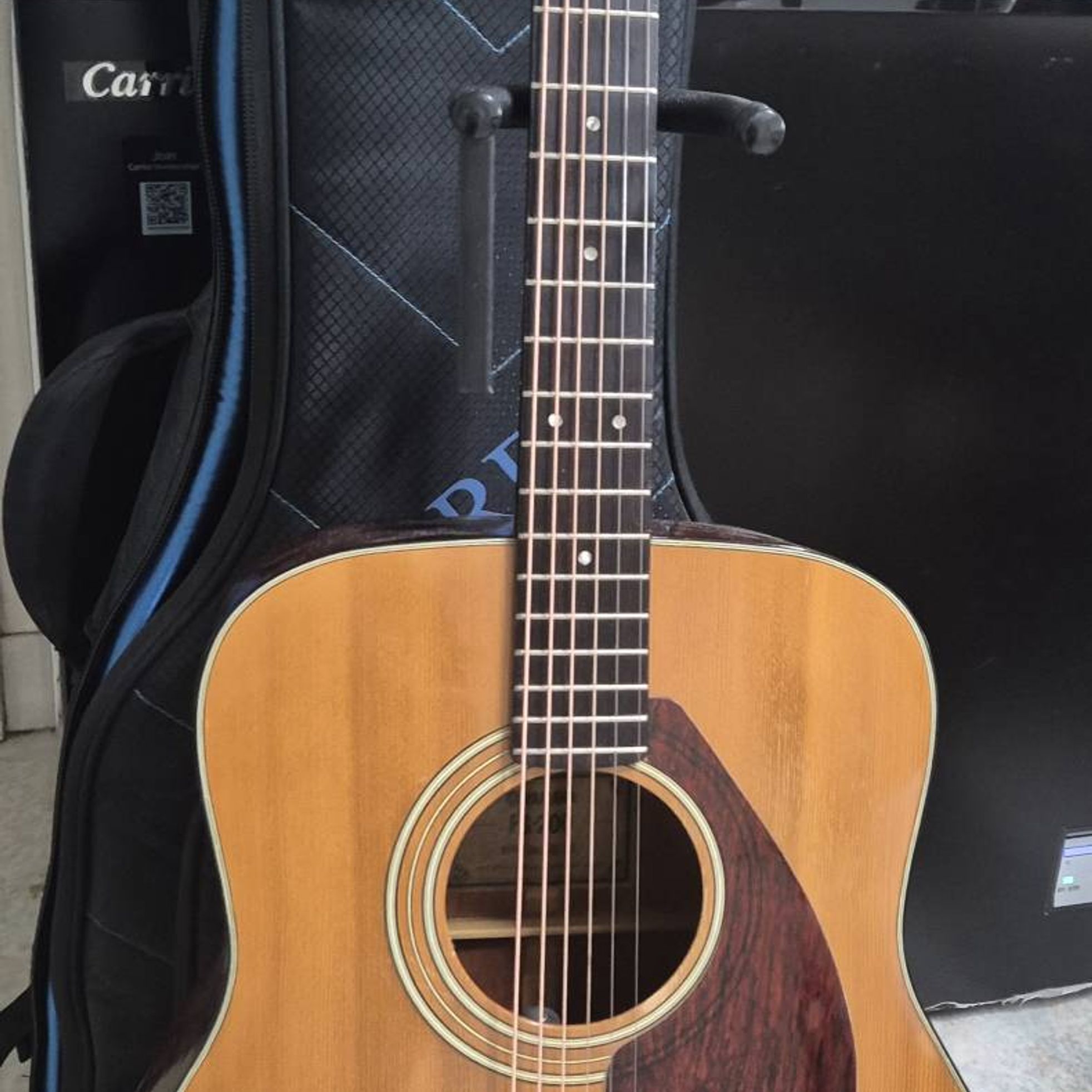 Yamaha-FG-200-1