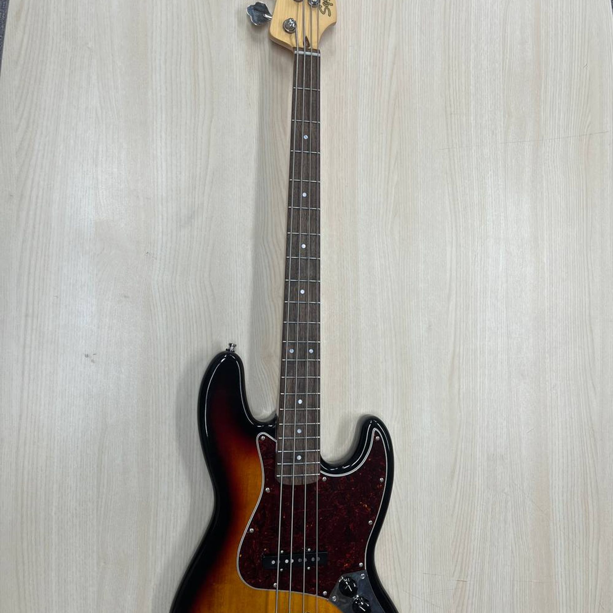 Squier-Classic Vibe '60s Jazz Bass-1