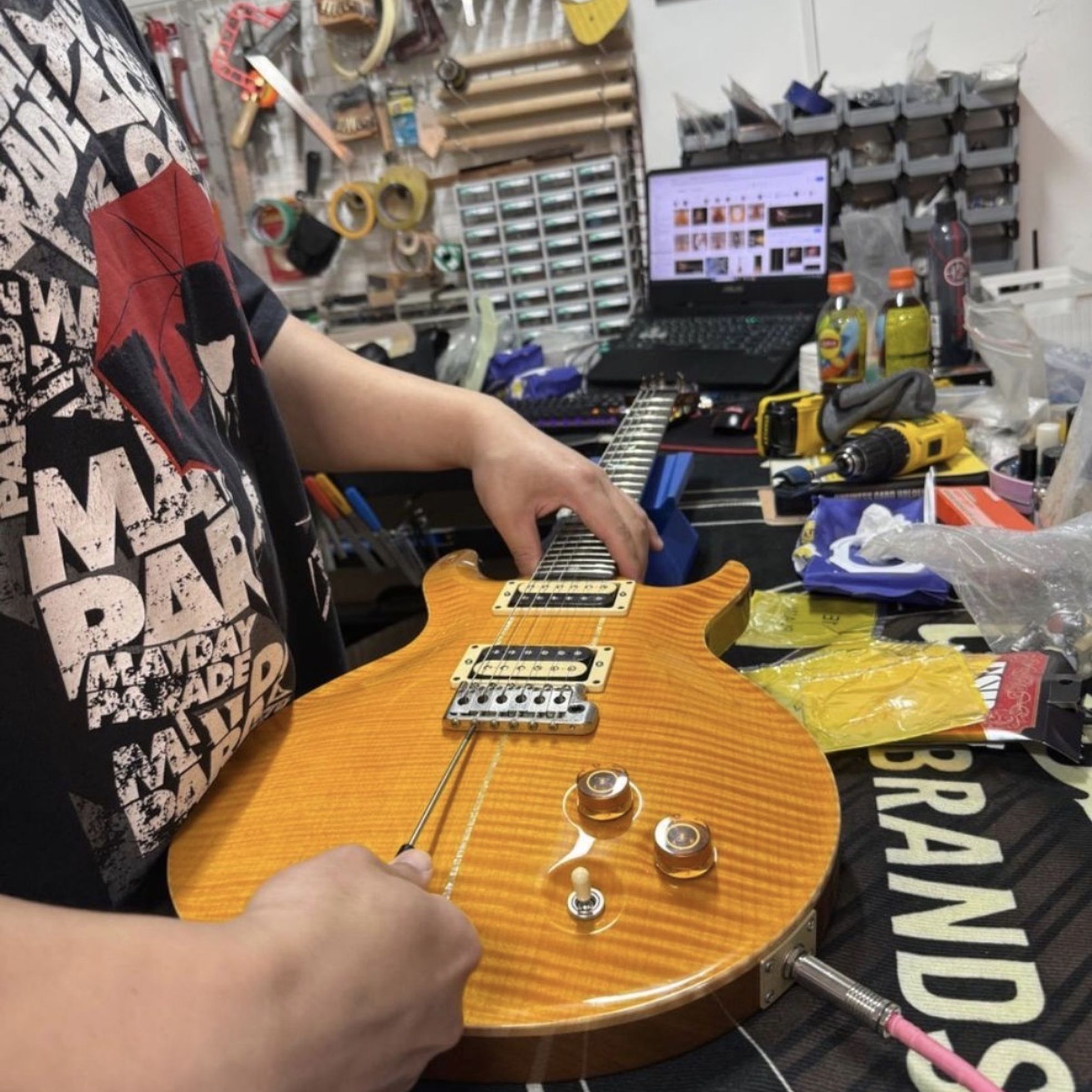 PRS Guitars-Santana-9