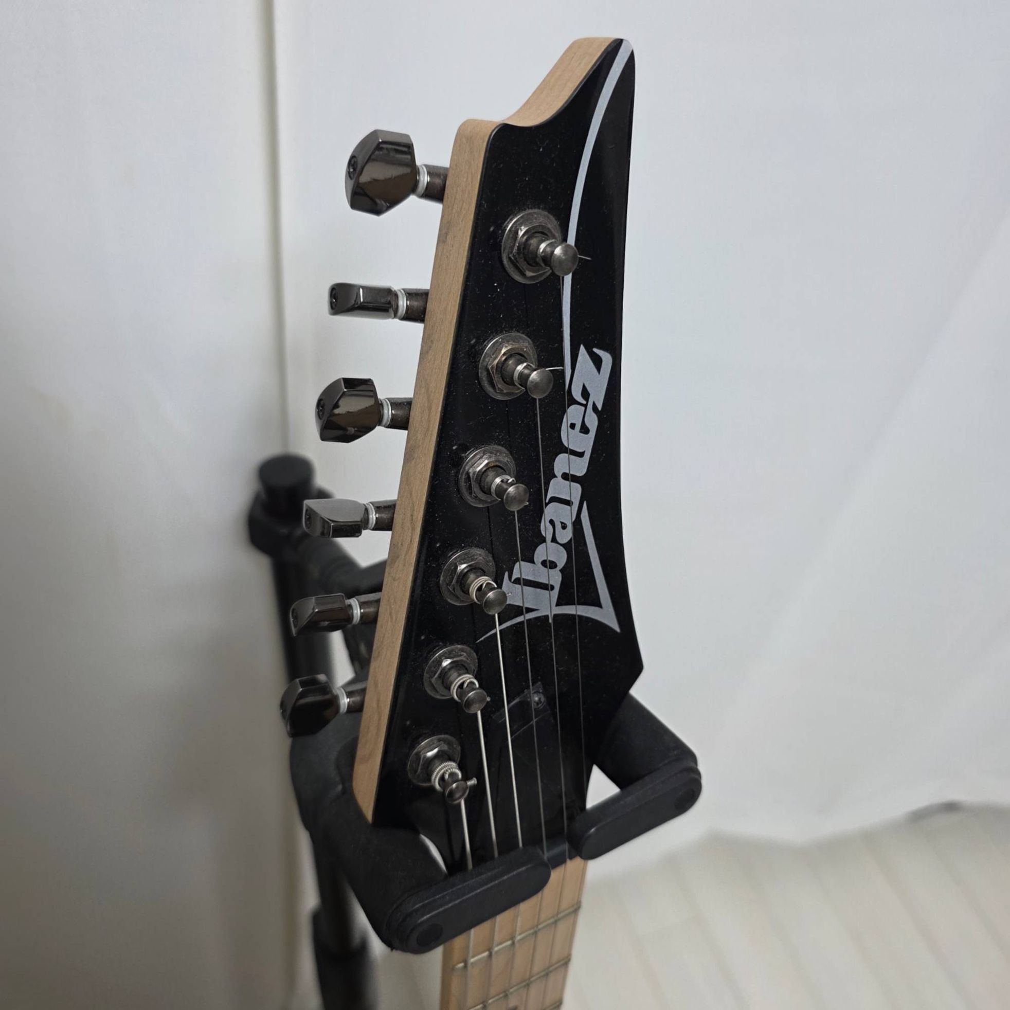 Ibanez-RG421-4
