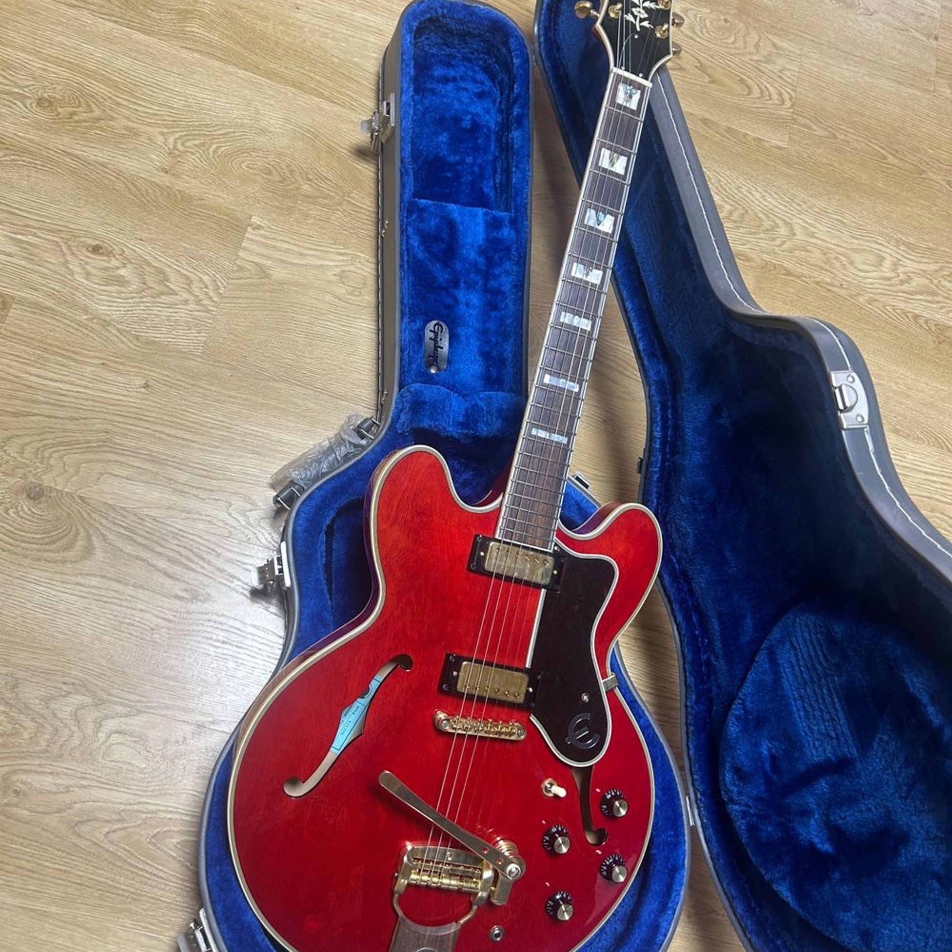 Epiphone-Sheraton-1