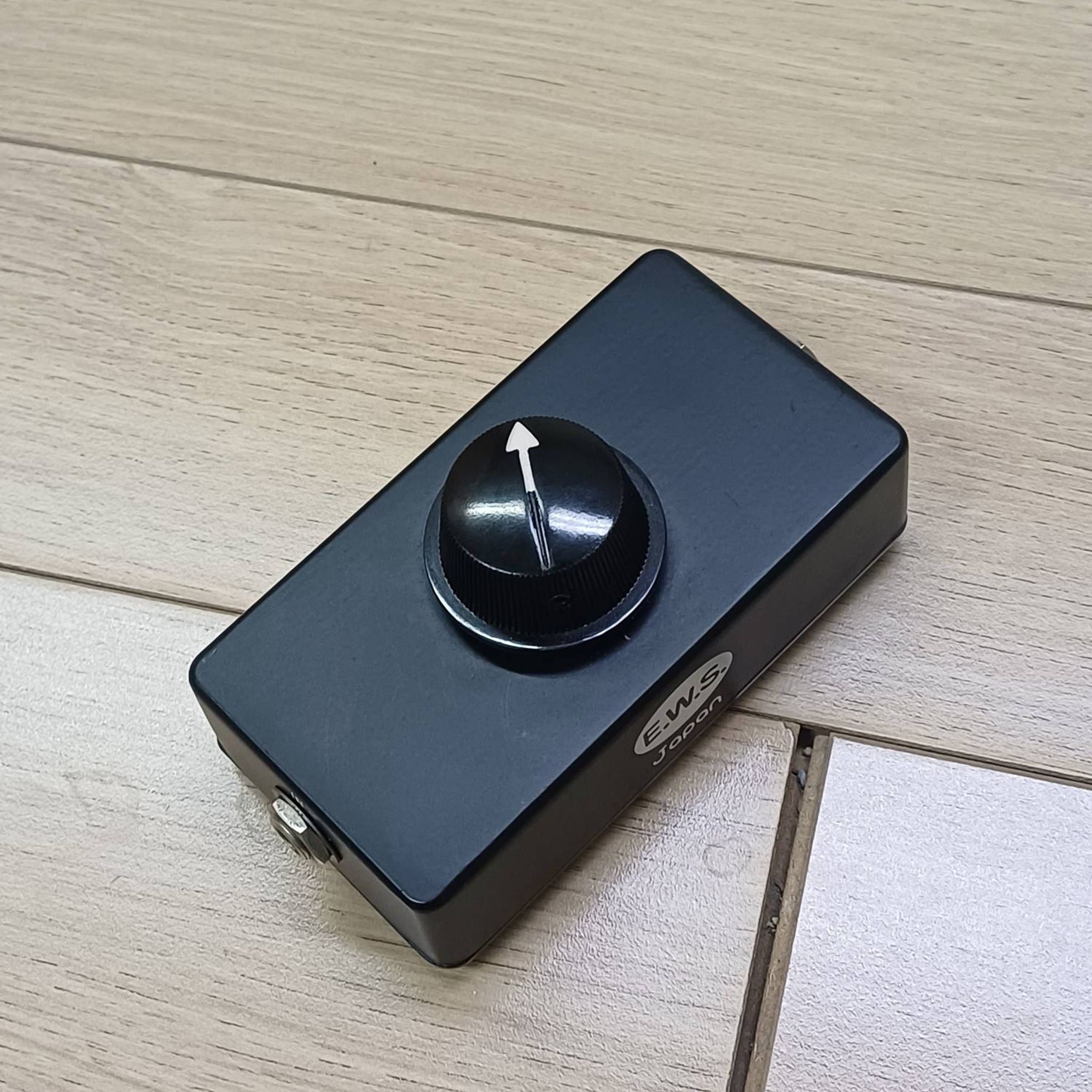 E.W.S. Japan-Subtle Volume Control-1