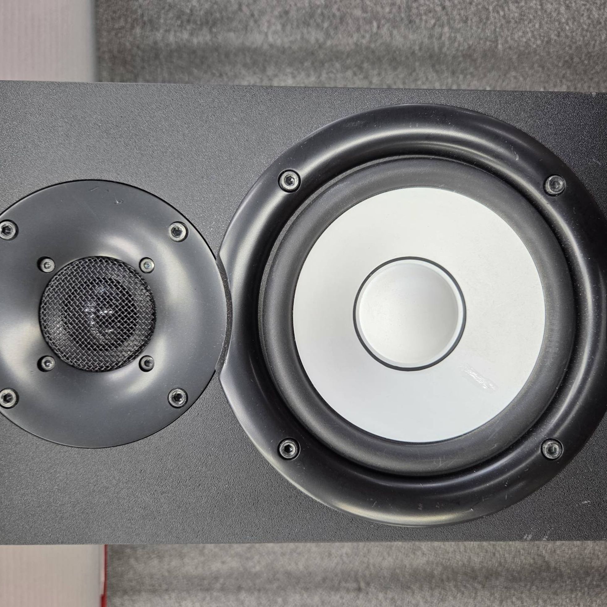 Yamaha-HS5-1