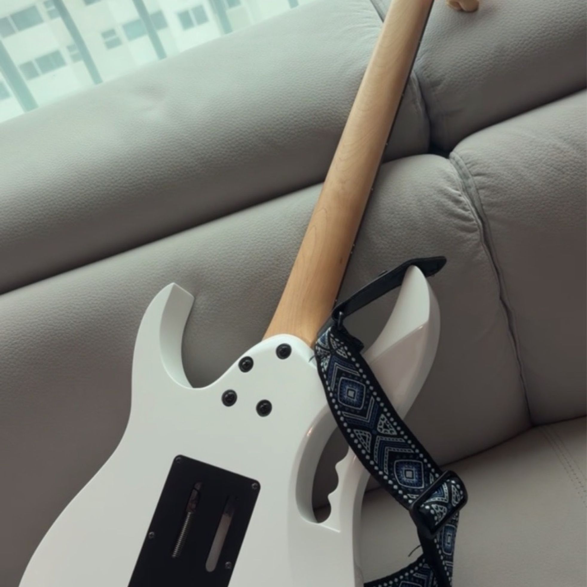 Ibanez-JEM Jr-3