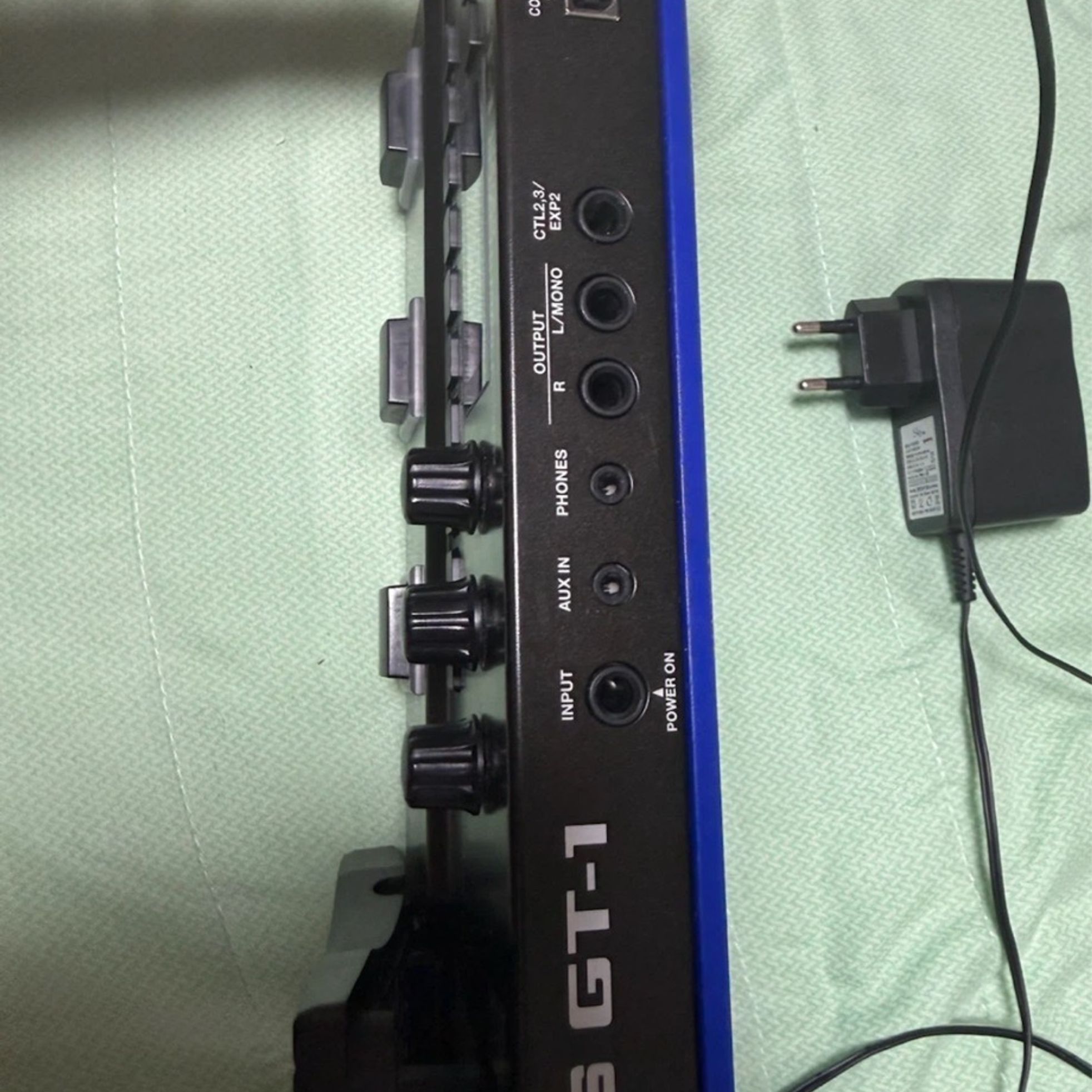 BOSS-GT-1 Guitar Effects Processor-3